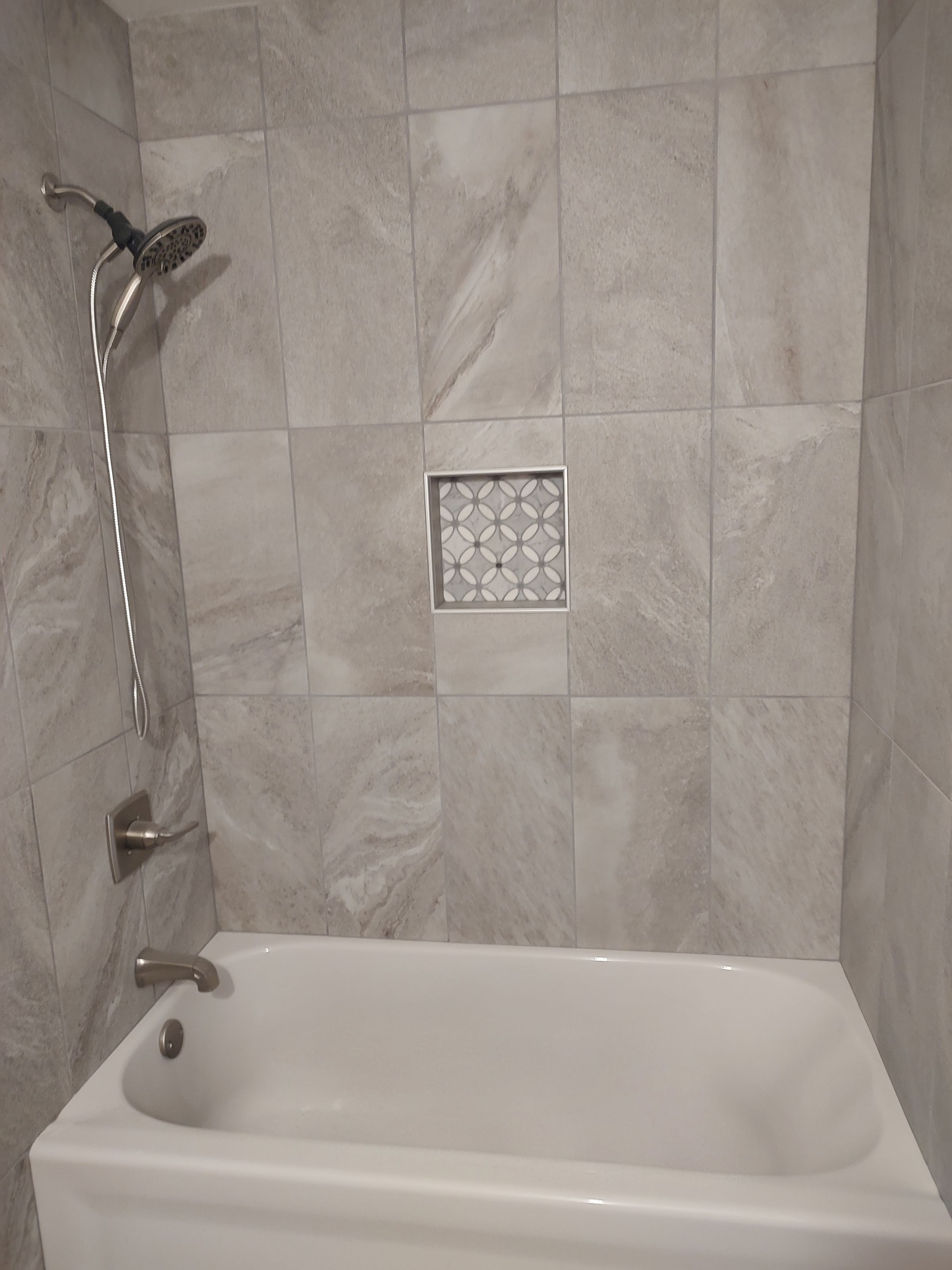 Shower/Tub