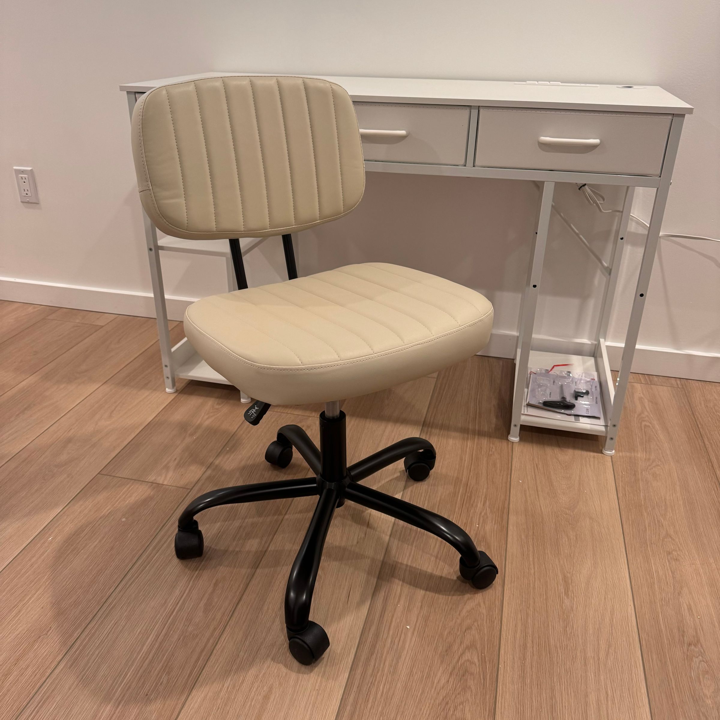 Swivel Office Chair Assembly