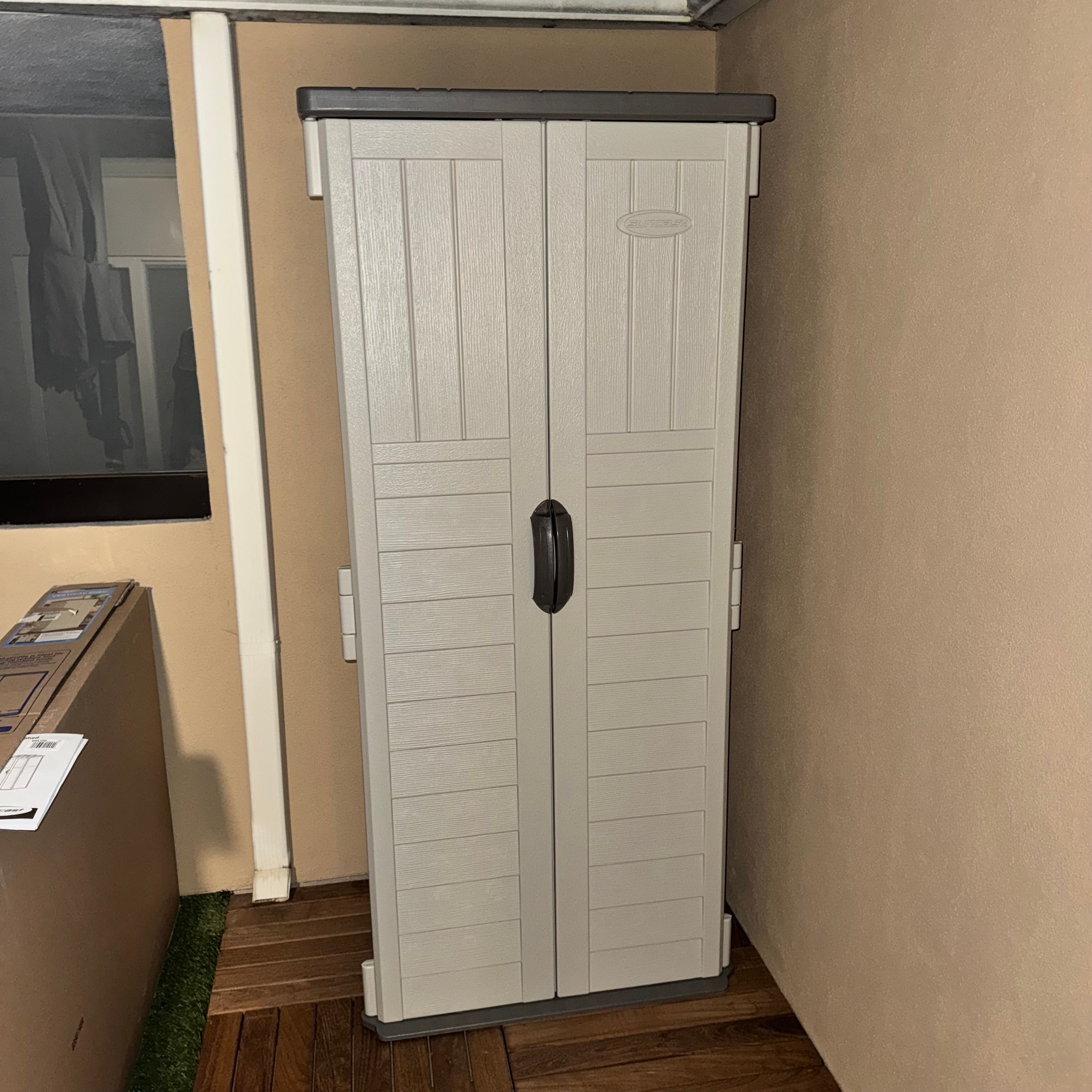 Single Door Wardrobe Assembly