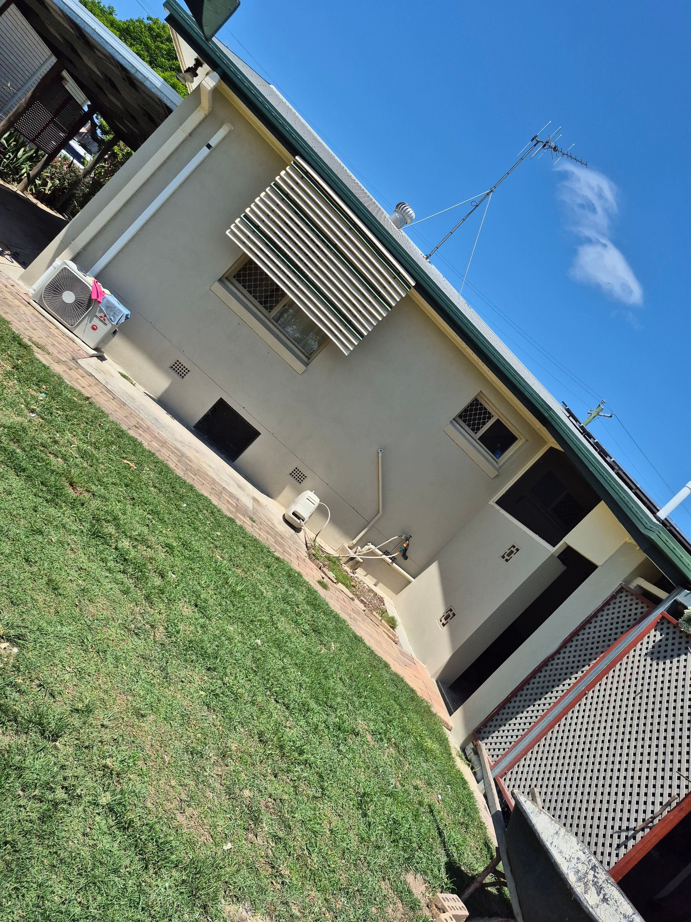 Wide Bay render works 's image