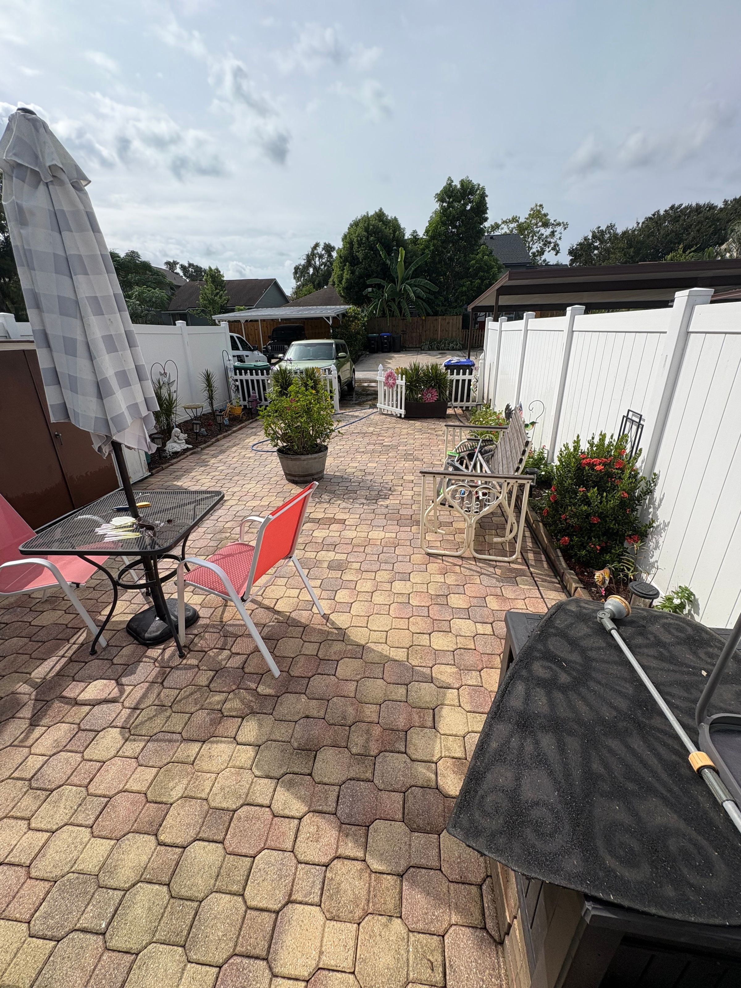 Oliveira Power Wash LLC's image
