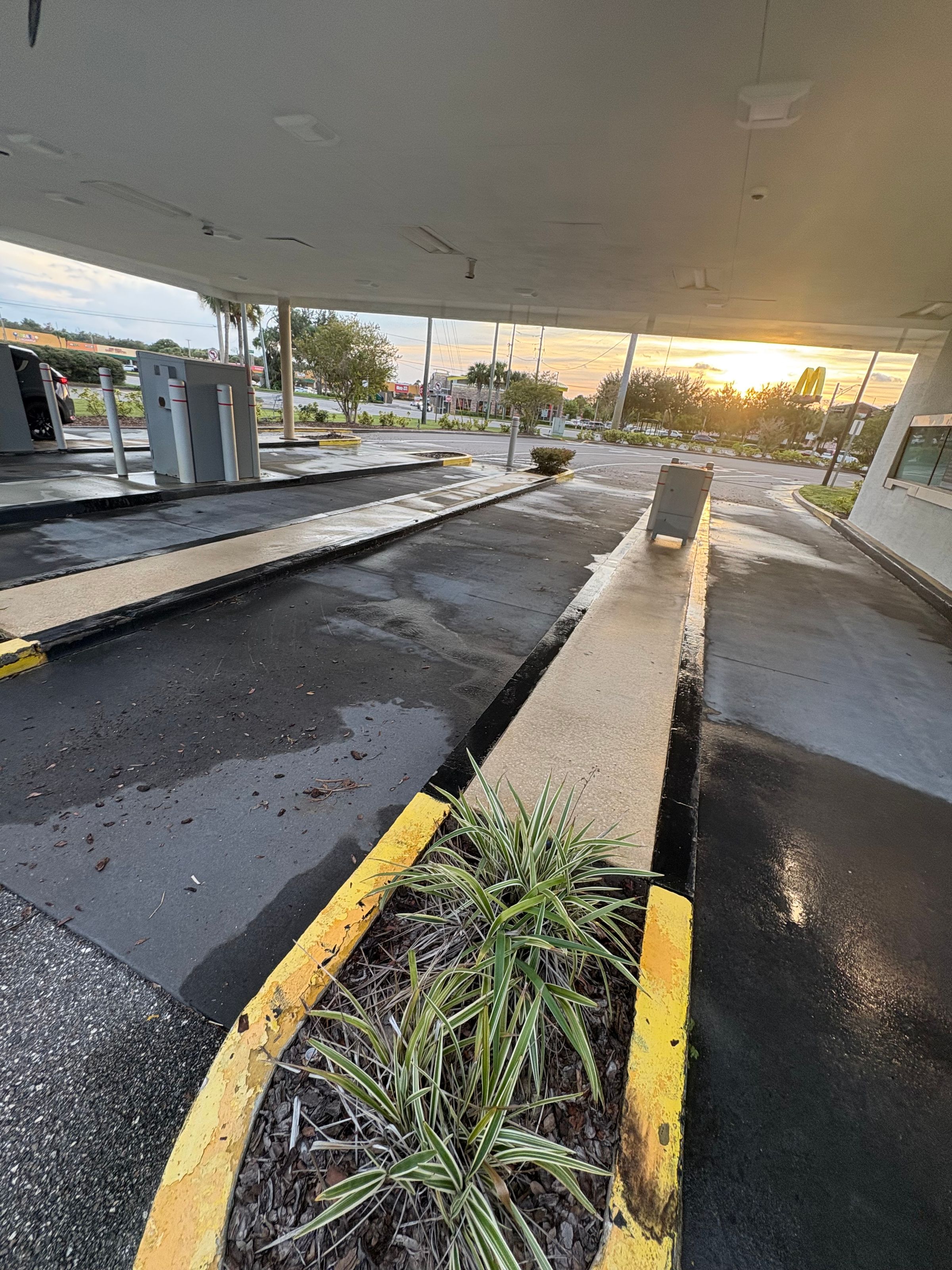 Oliveira Power Wash LLC's image