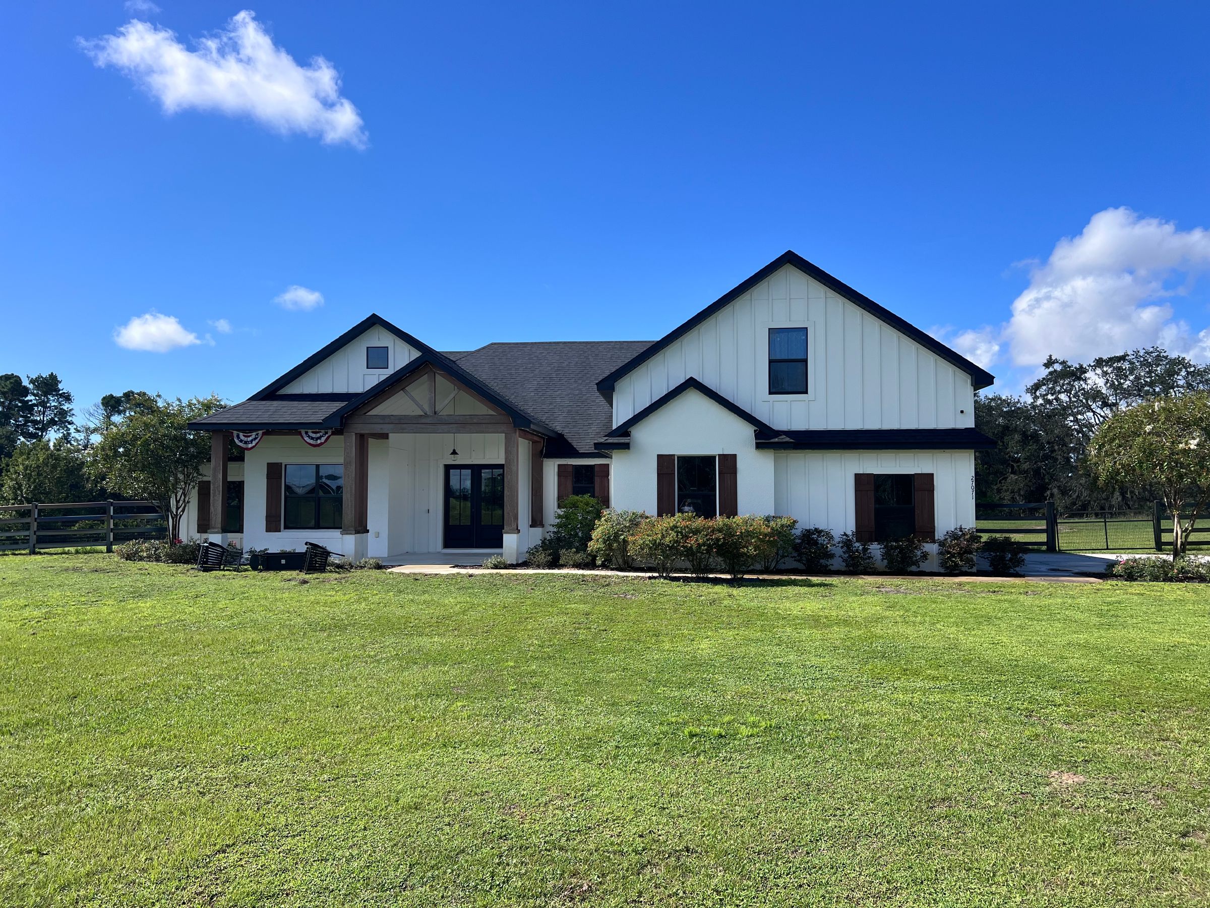 Oliveira Power Wash LLC's image