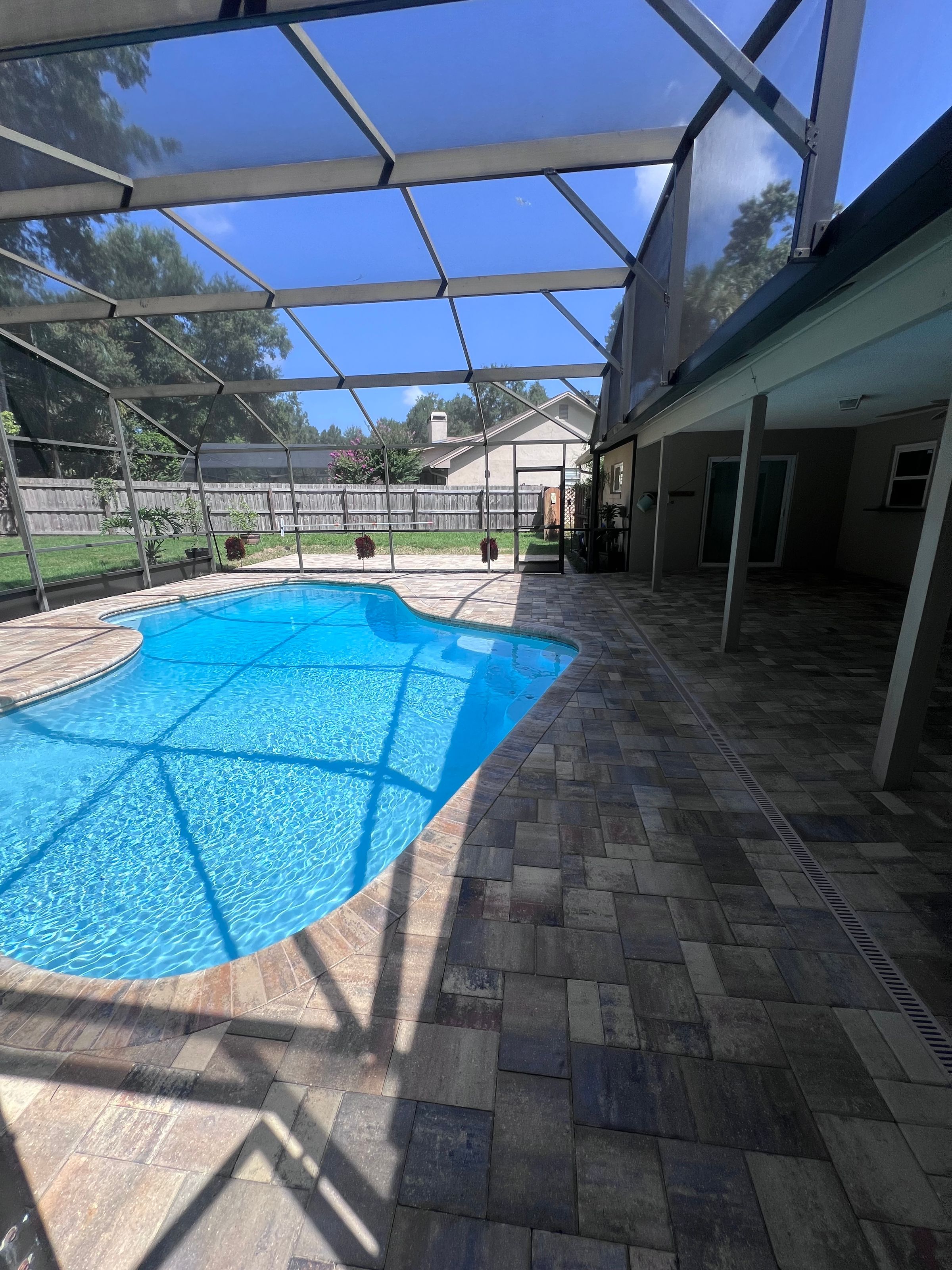 Oliveira Power Wash LLC's image