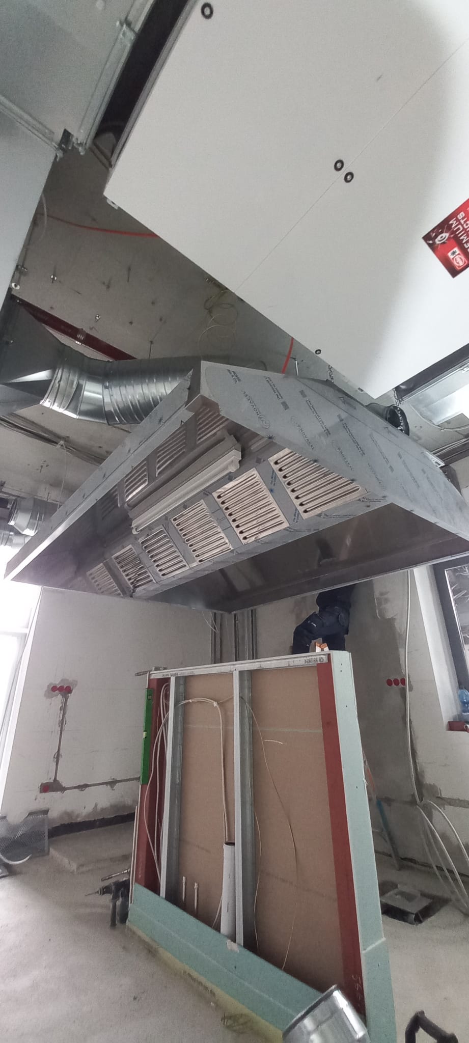 Küchenlüftung-Installation-München1