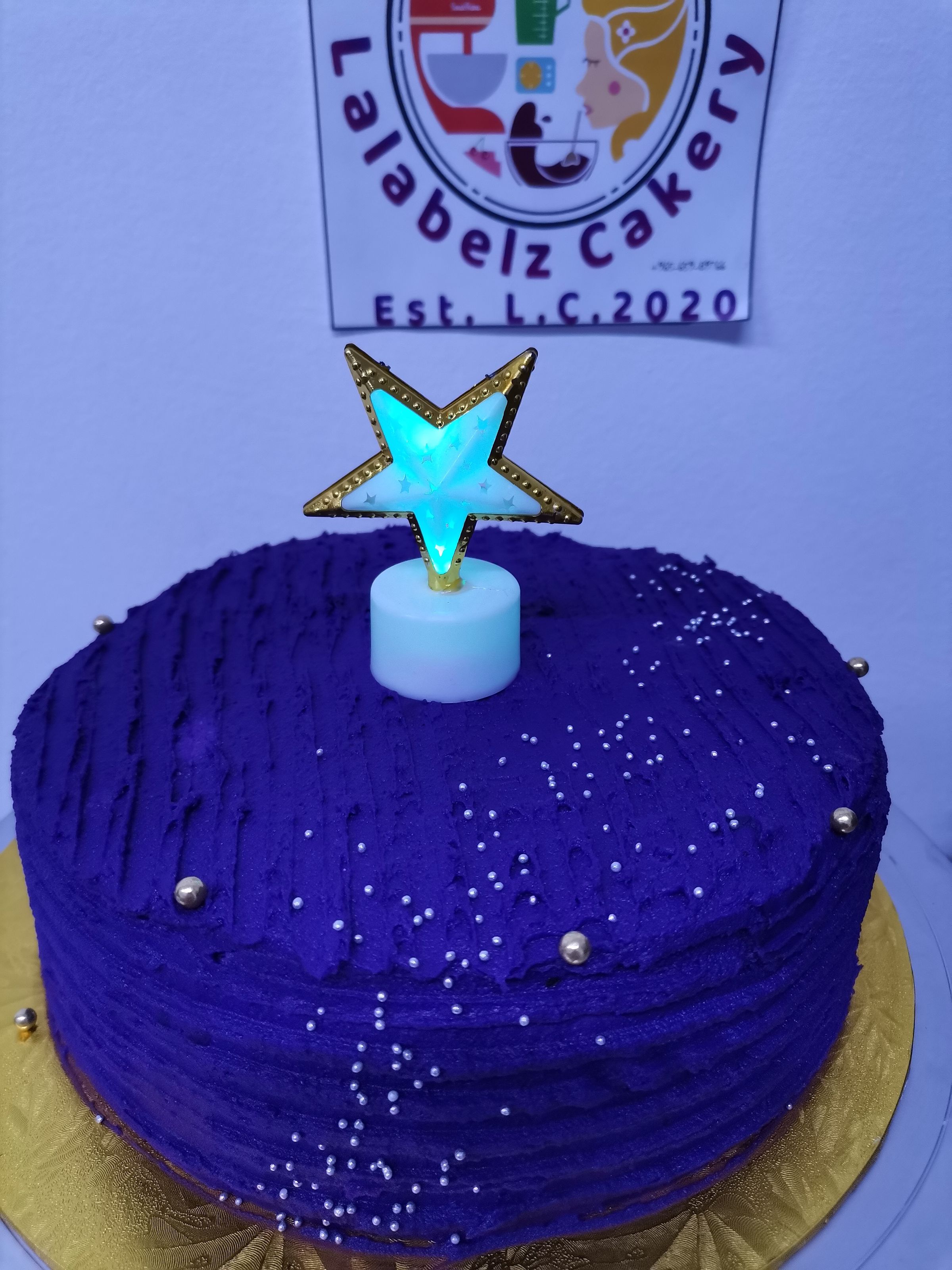 La-ube Cake (KD 8.500)