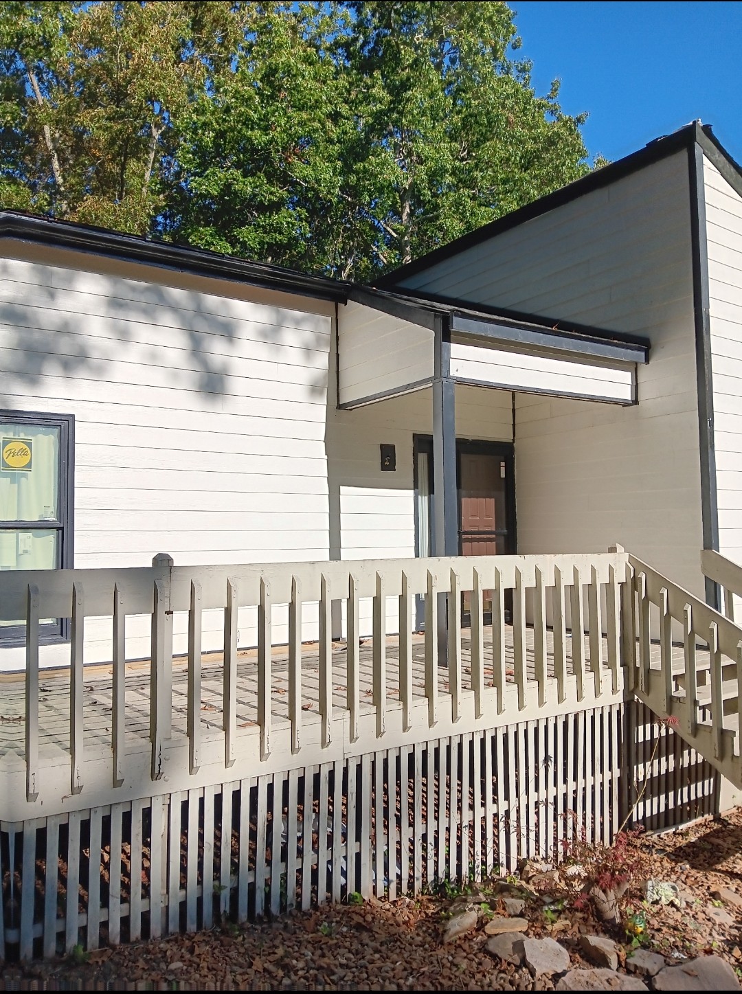 Deck Remolding including Staining 