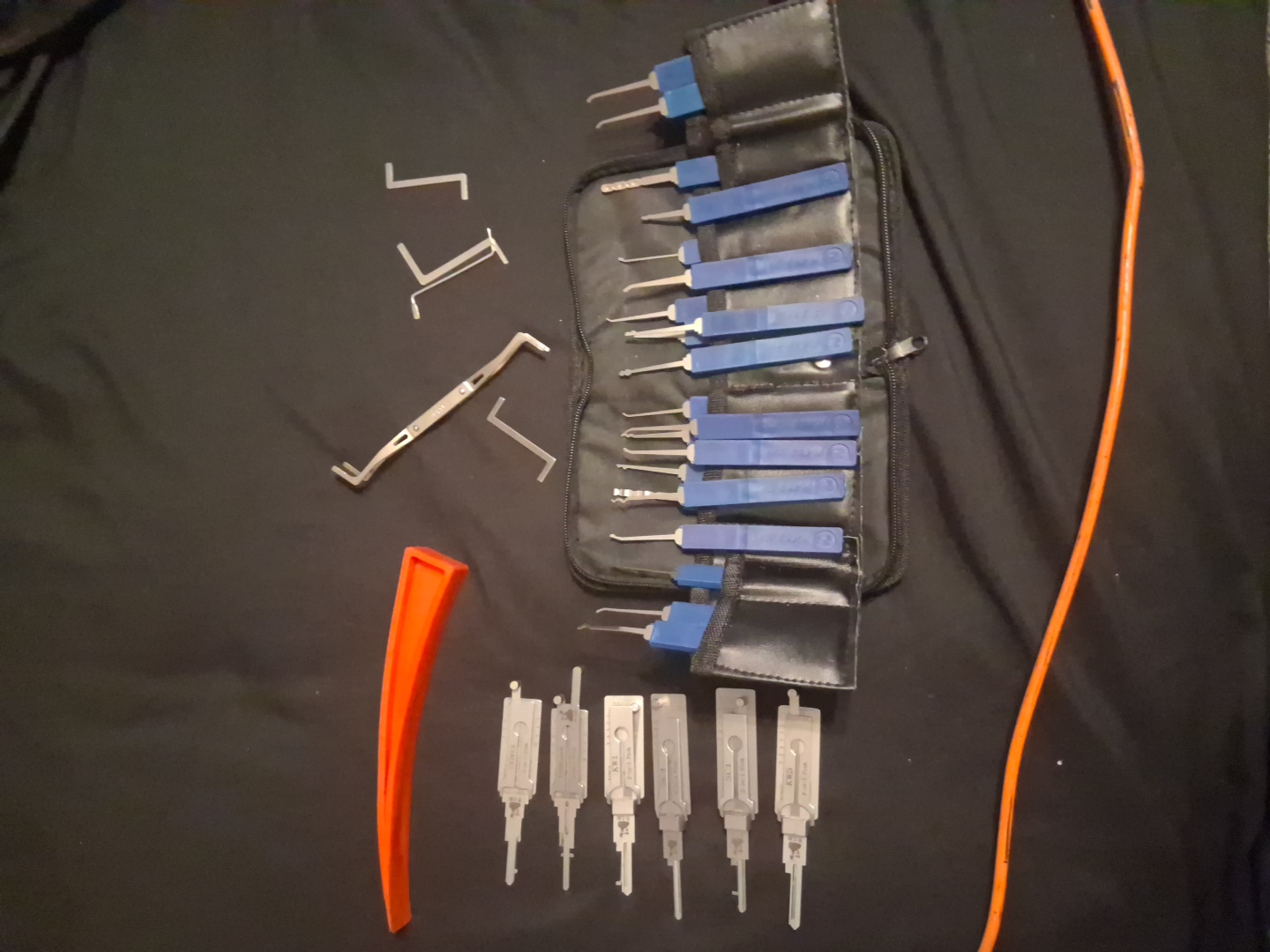 E Z locks & entry's image