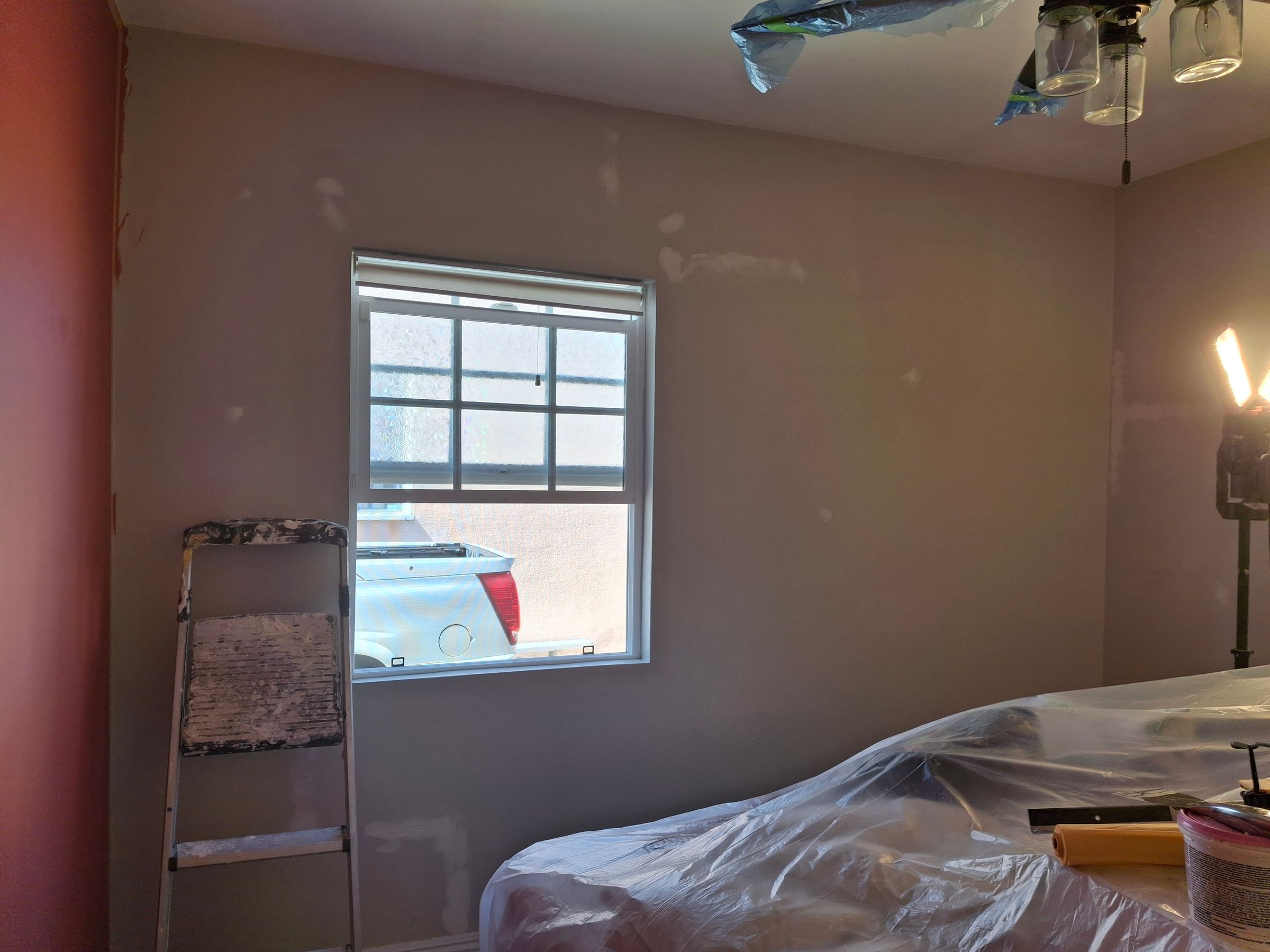 Wall priming and taping – professional interior painters Los Angeles area