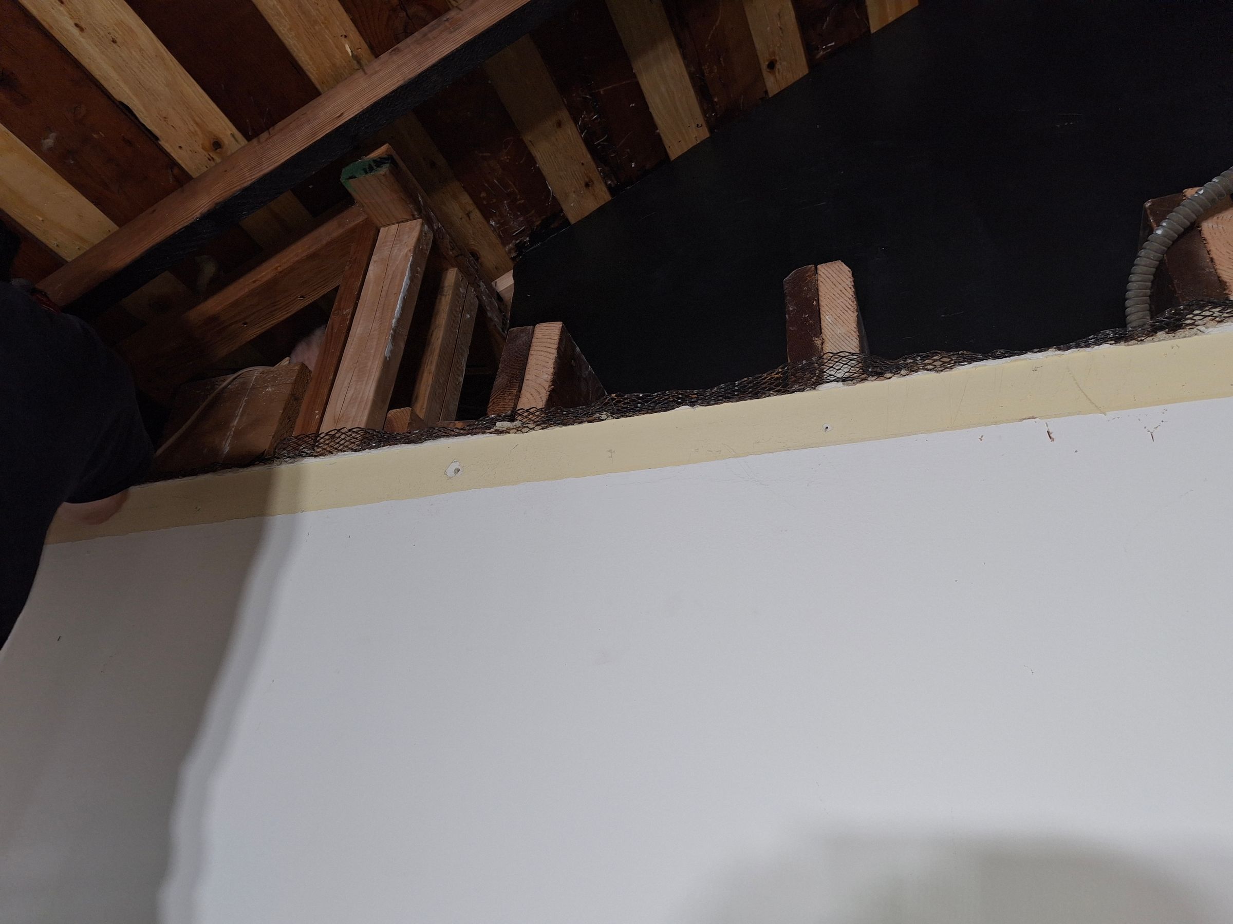 Drywall ceiling installation – professional interior remodeling Los Angeles