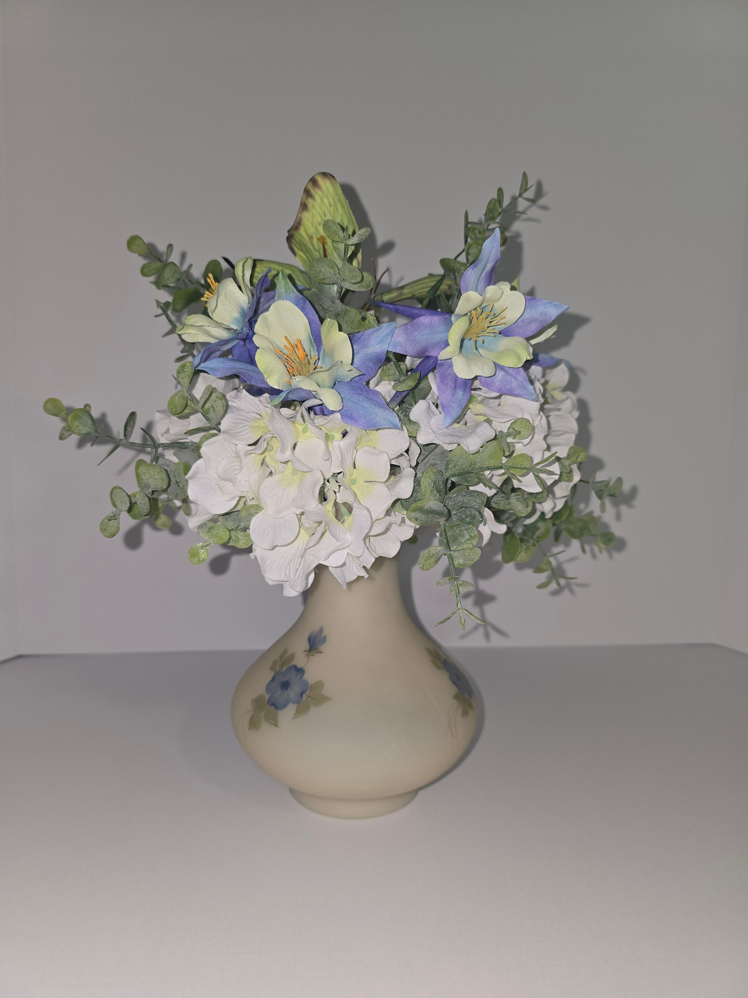 Small Blue Flower Vase NCA0054