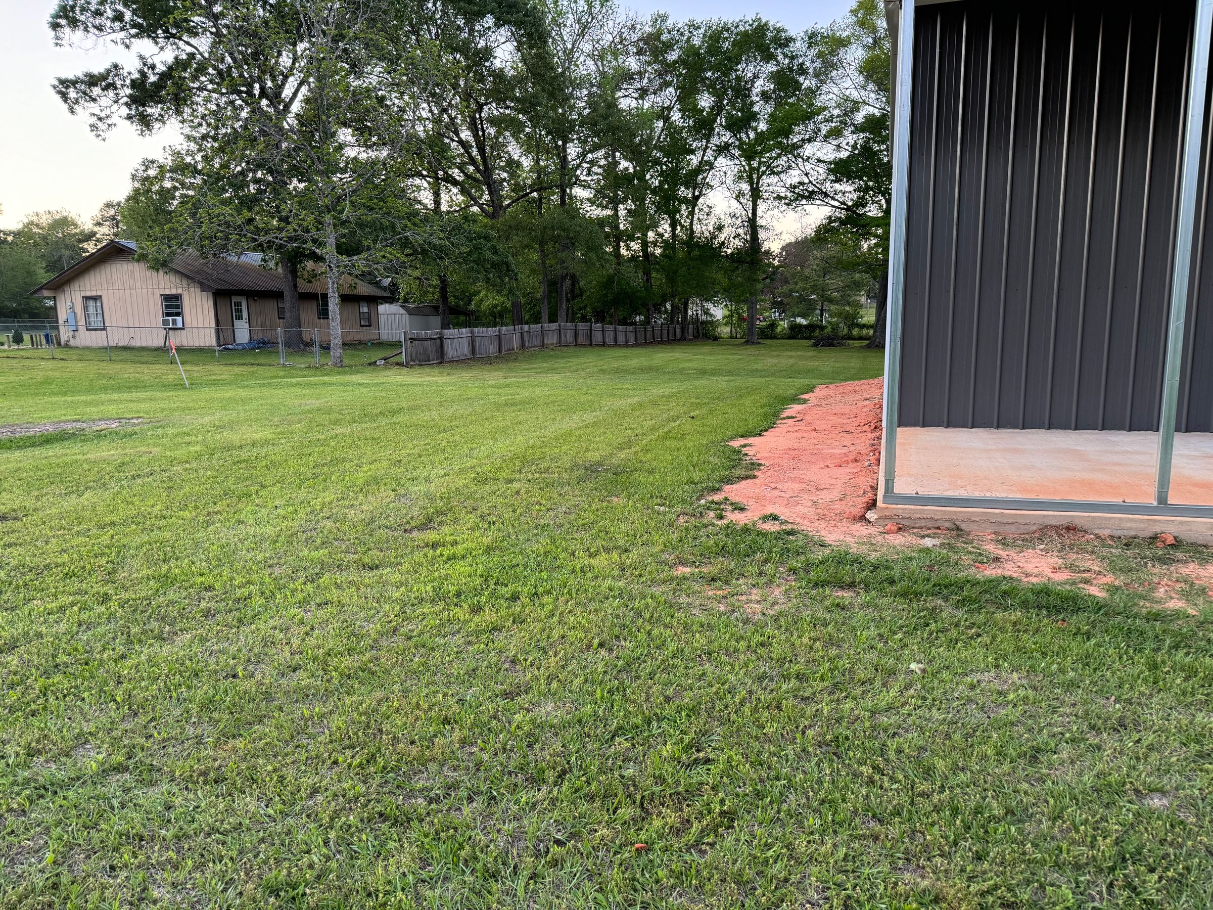 E&M Lawn Services LLC's image