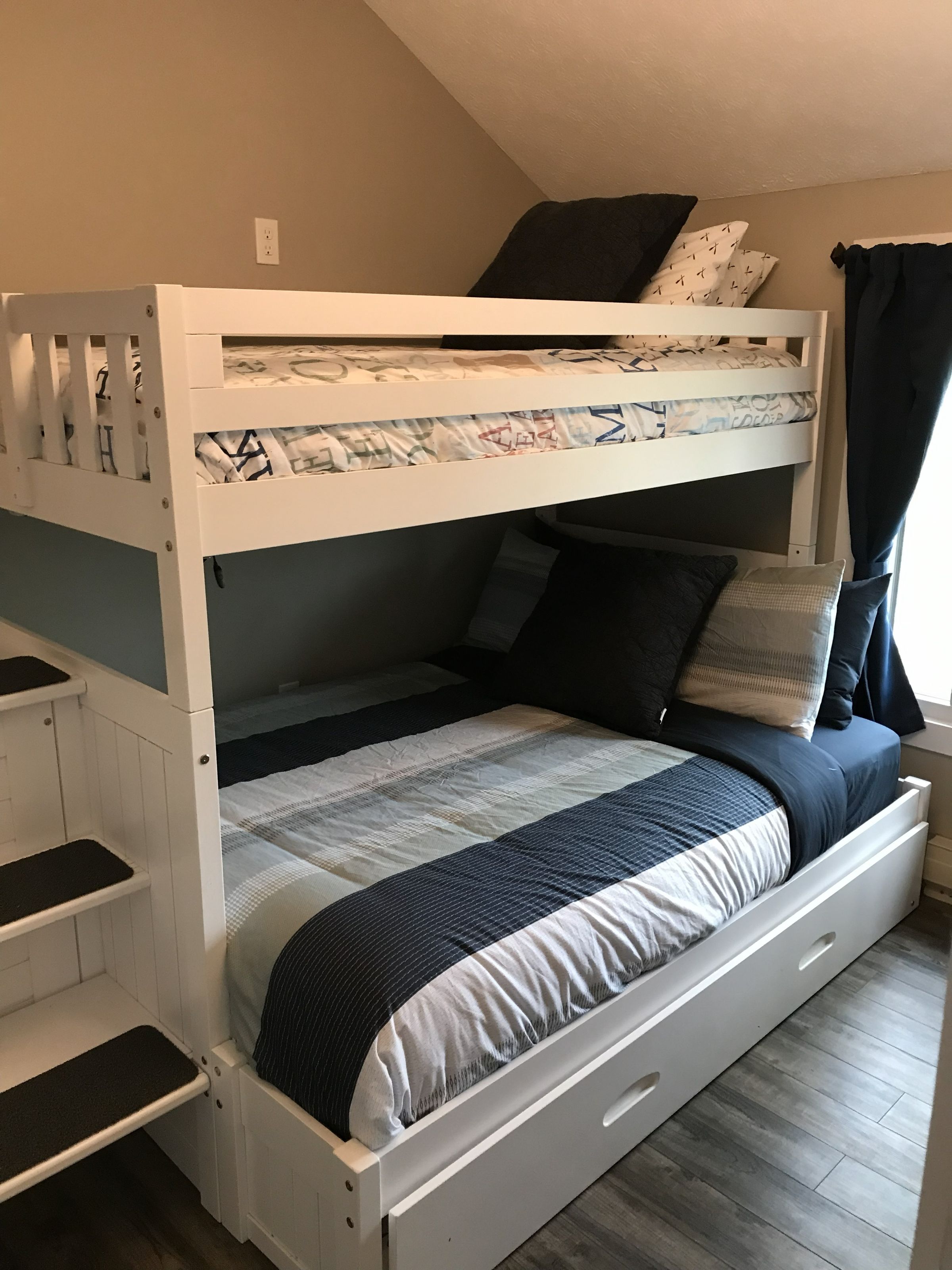 The Blue Canoe Lakehouse's image