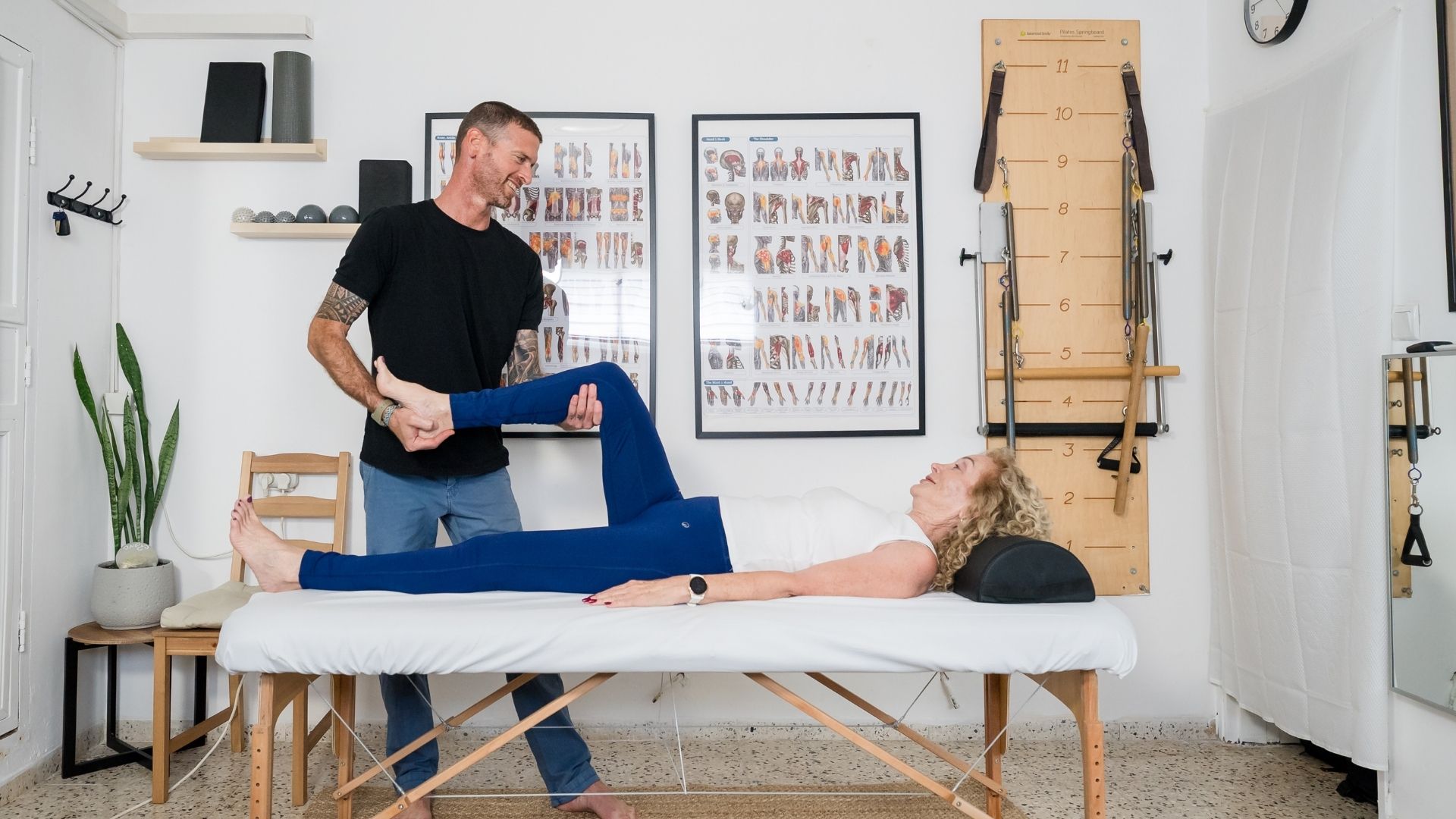 , טיפול בתרפיה מנואליתטיפול בכאב גב ואגן לגיל השלישי