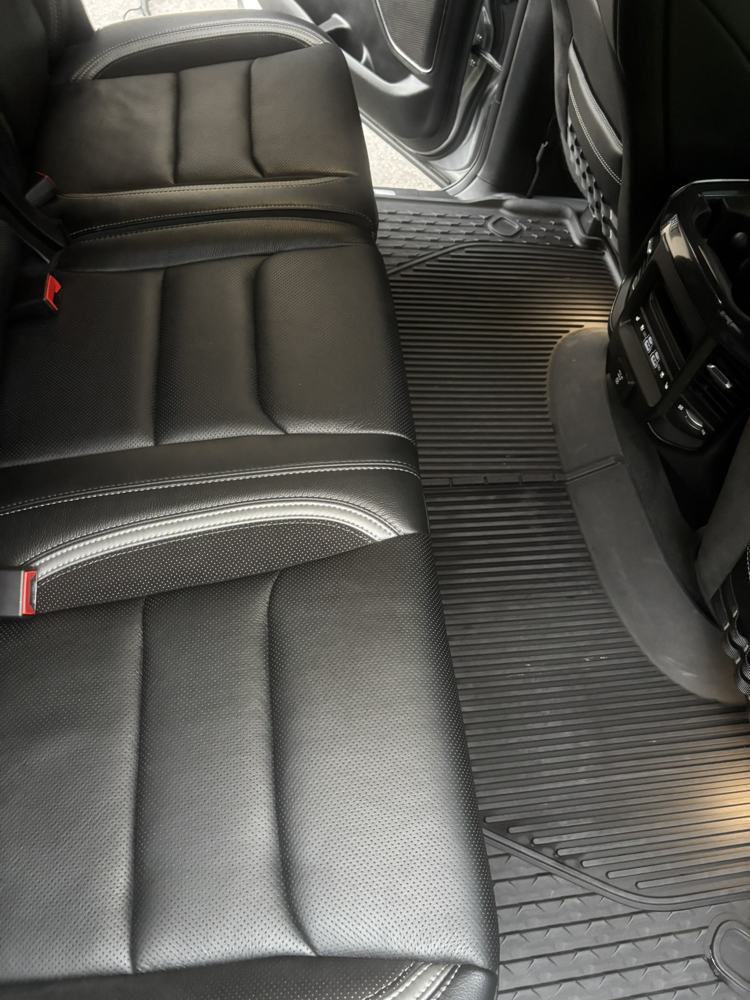 Ultimate Car Detailing in Schweiz – Luxe Details Switzerland's image