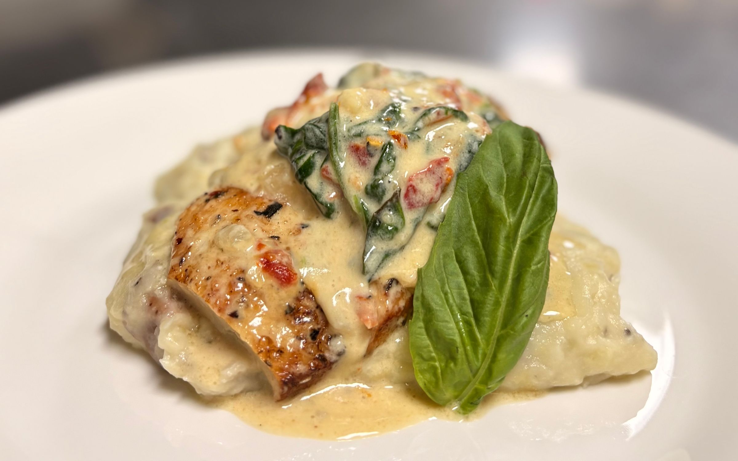 Redskin Garlic Mash with Sundried Tomato Chicken