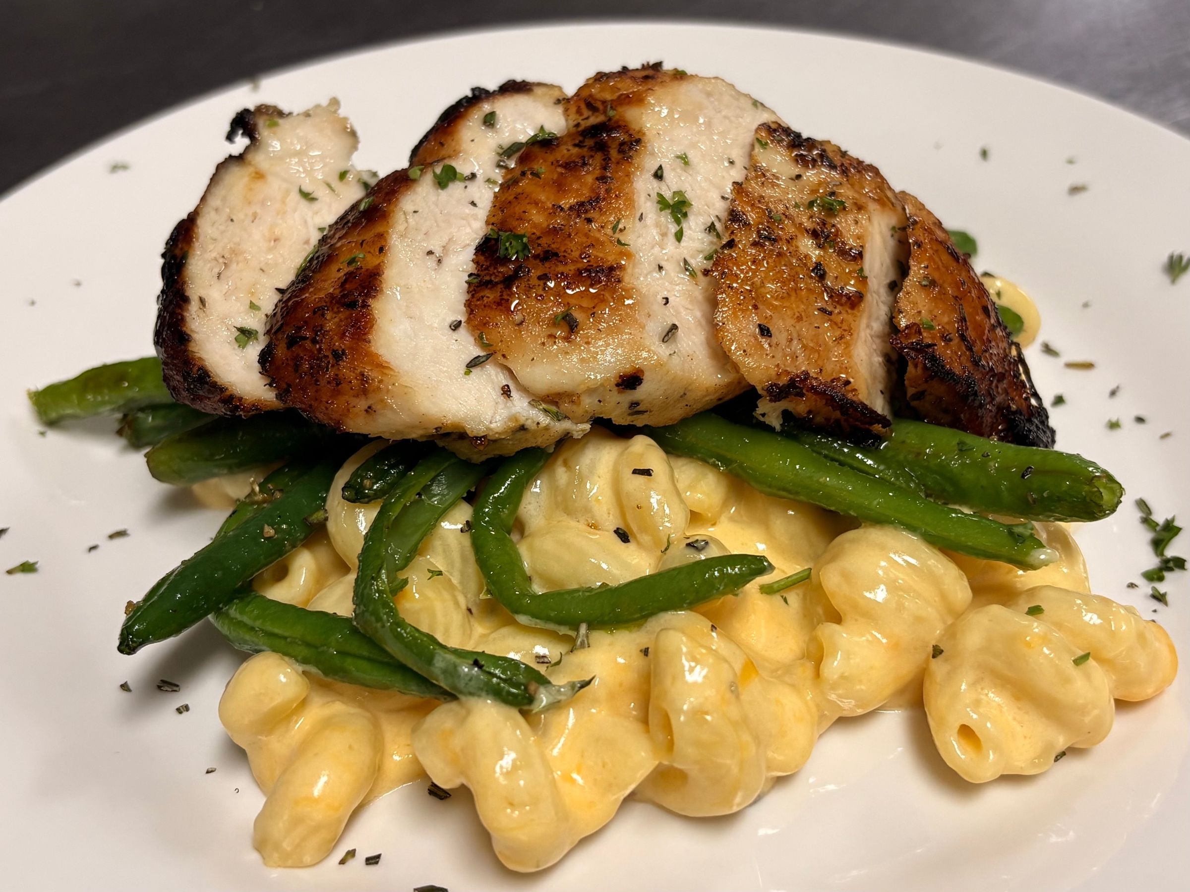 Herb Marinated Chicken with Fresh Green Beans and Three Cheese Mac