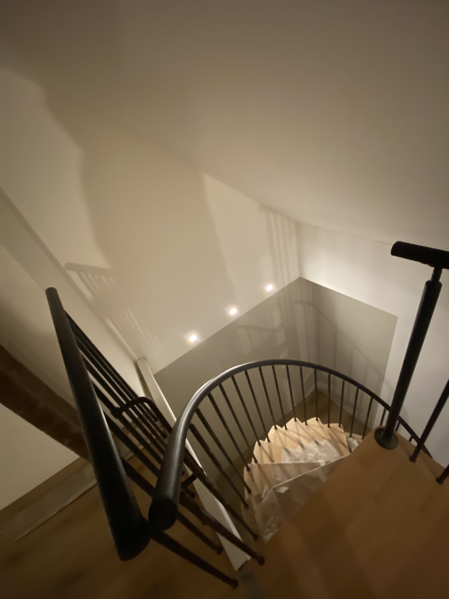 neu Treppeneinbau + Bewegungsmelderbeleuchtung