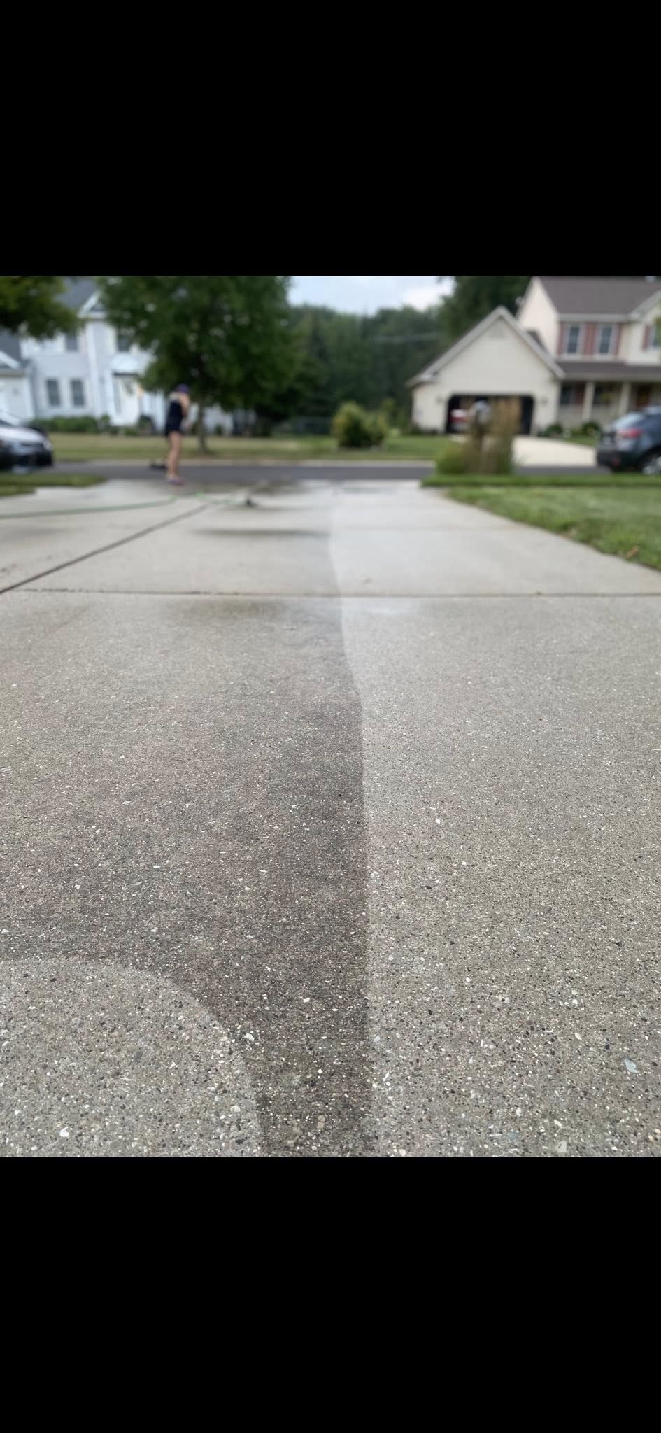 Residential and commercial power washing service's image