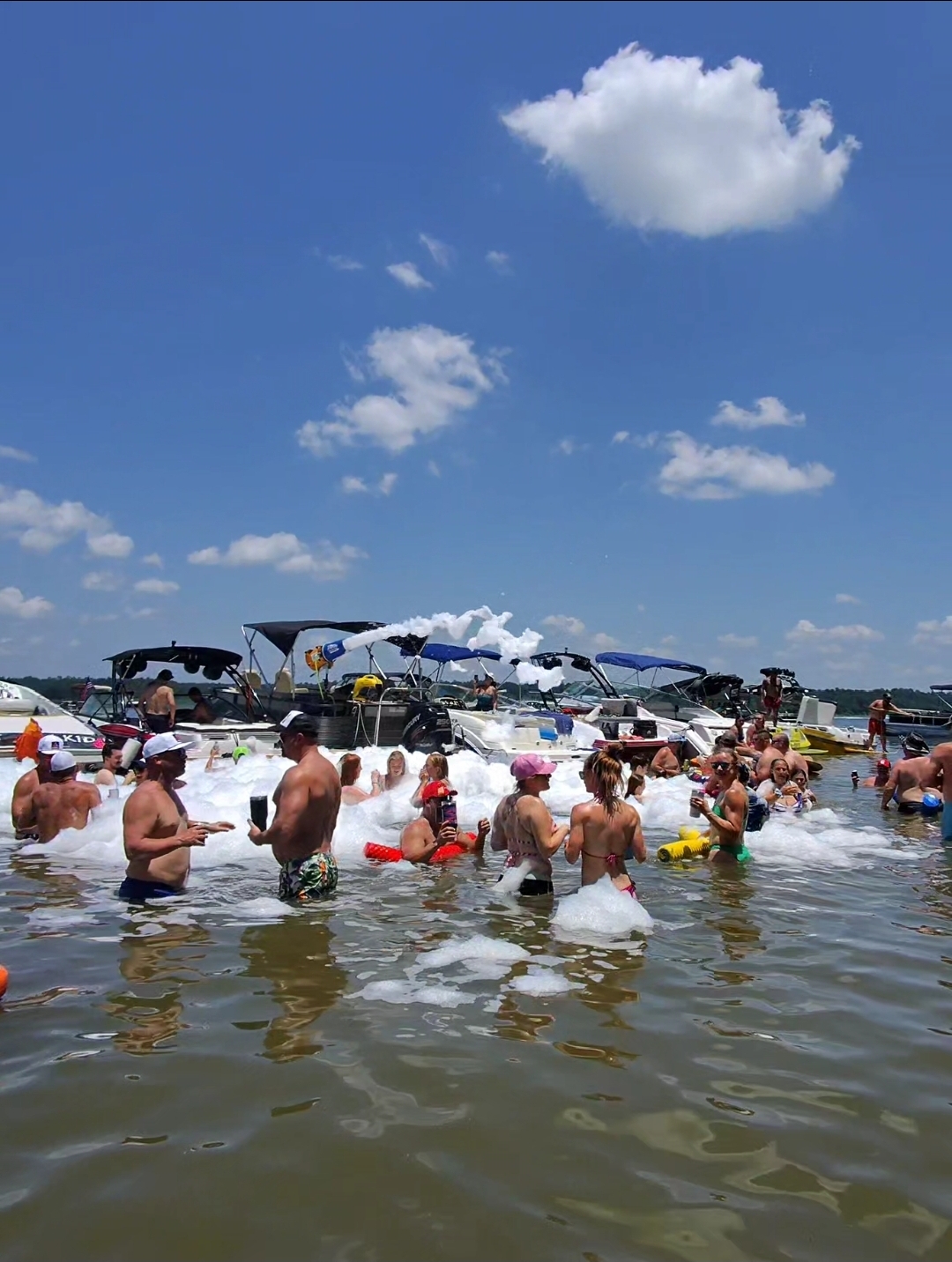 The Nauti Yachti's image