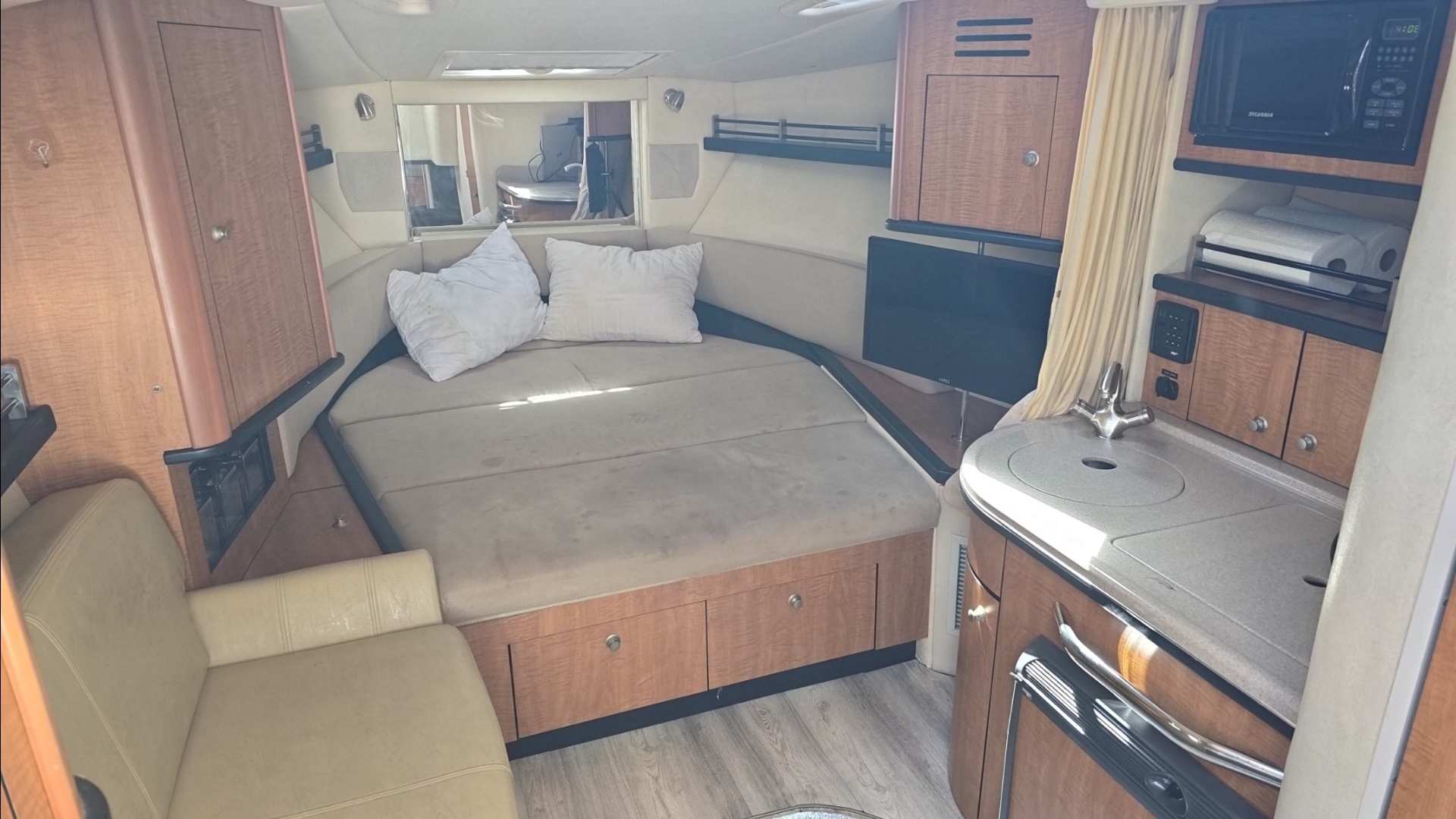 The Nauti Yachti's image