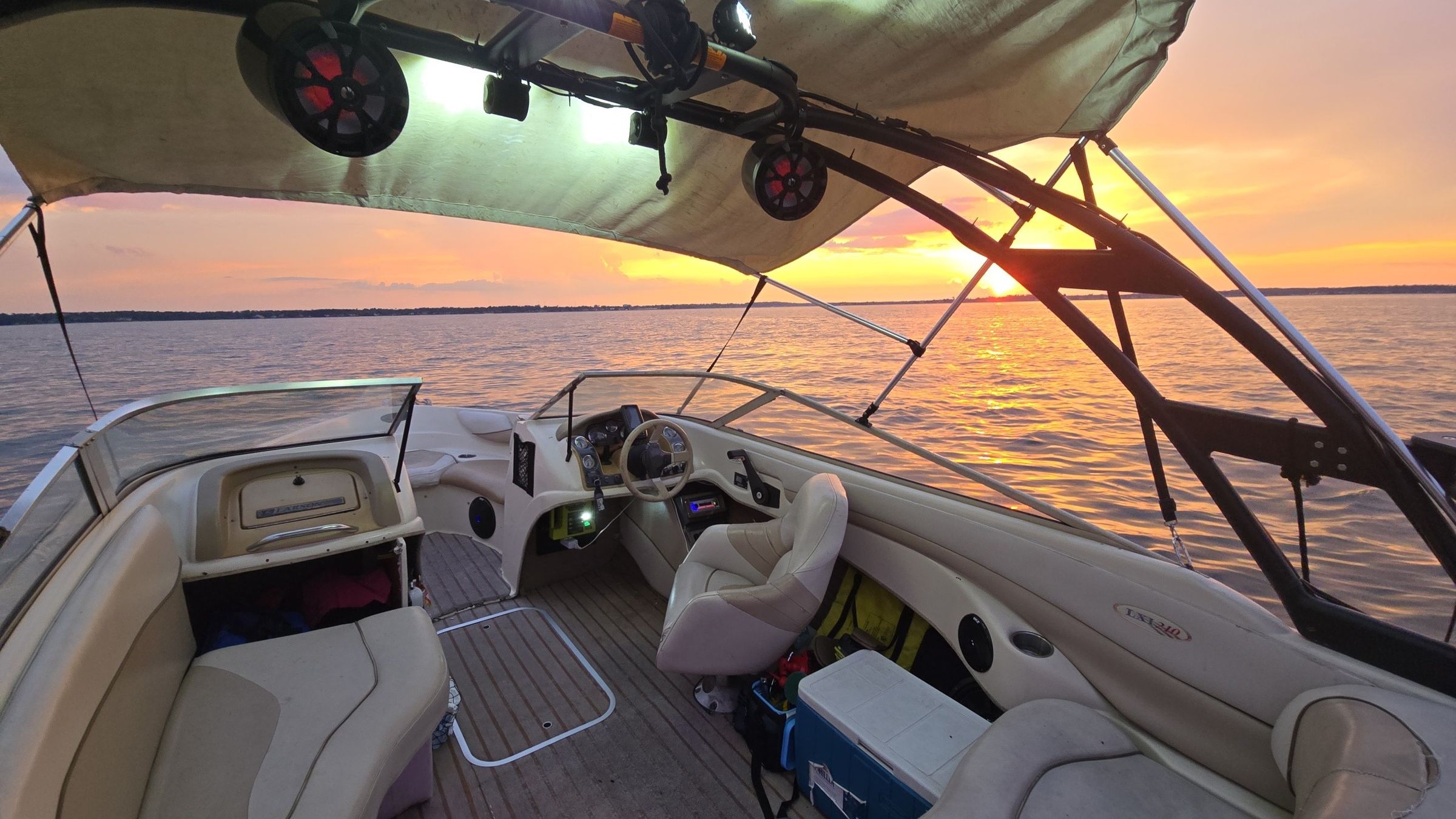 The Nauti Yachti's image