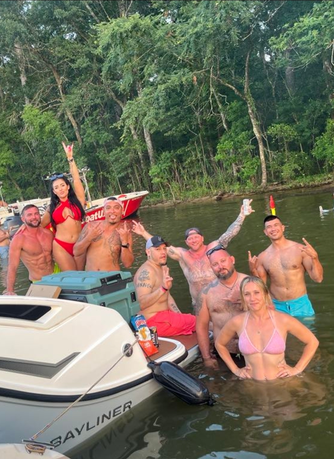 The Nauti Yachti's image