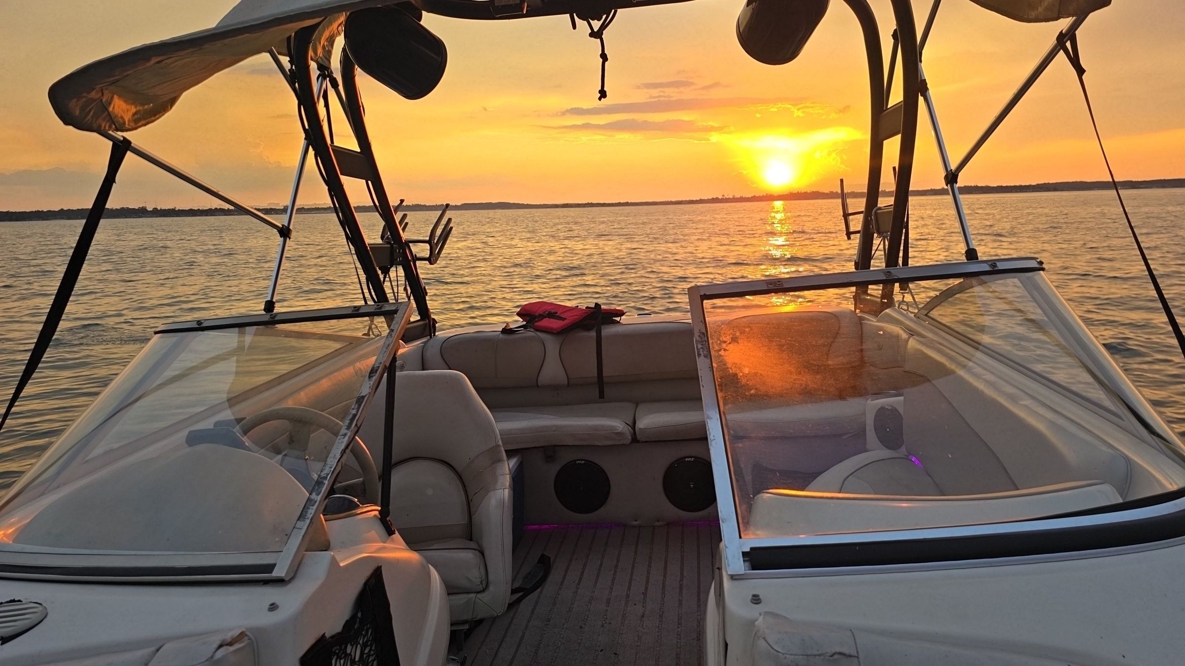 The Nauti Yachti's image