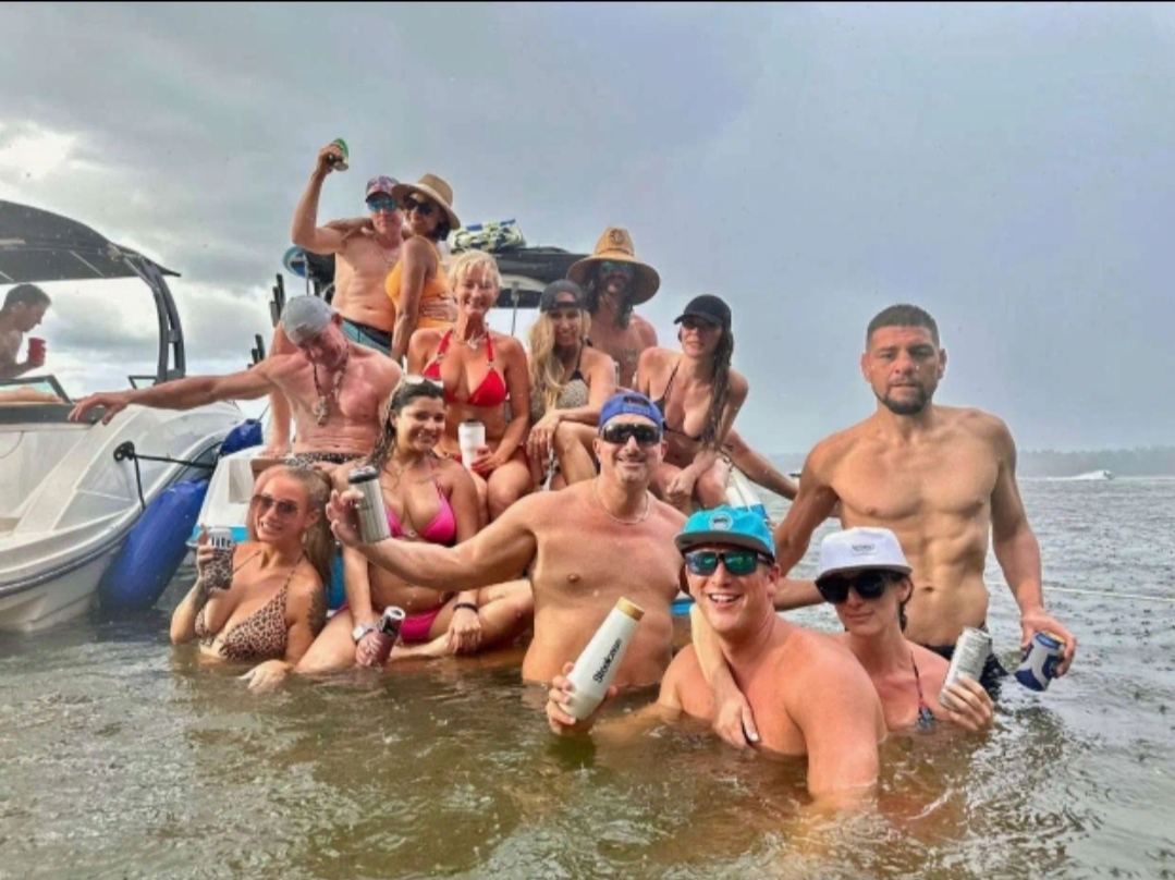 The Nauti Yachti's image