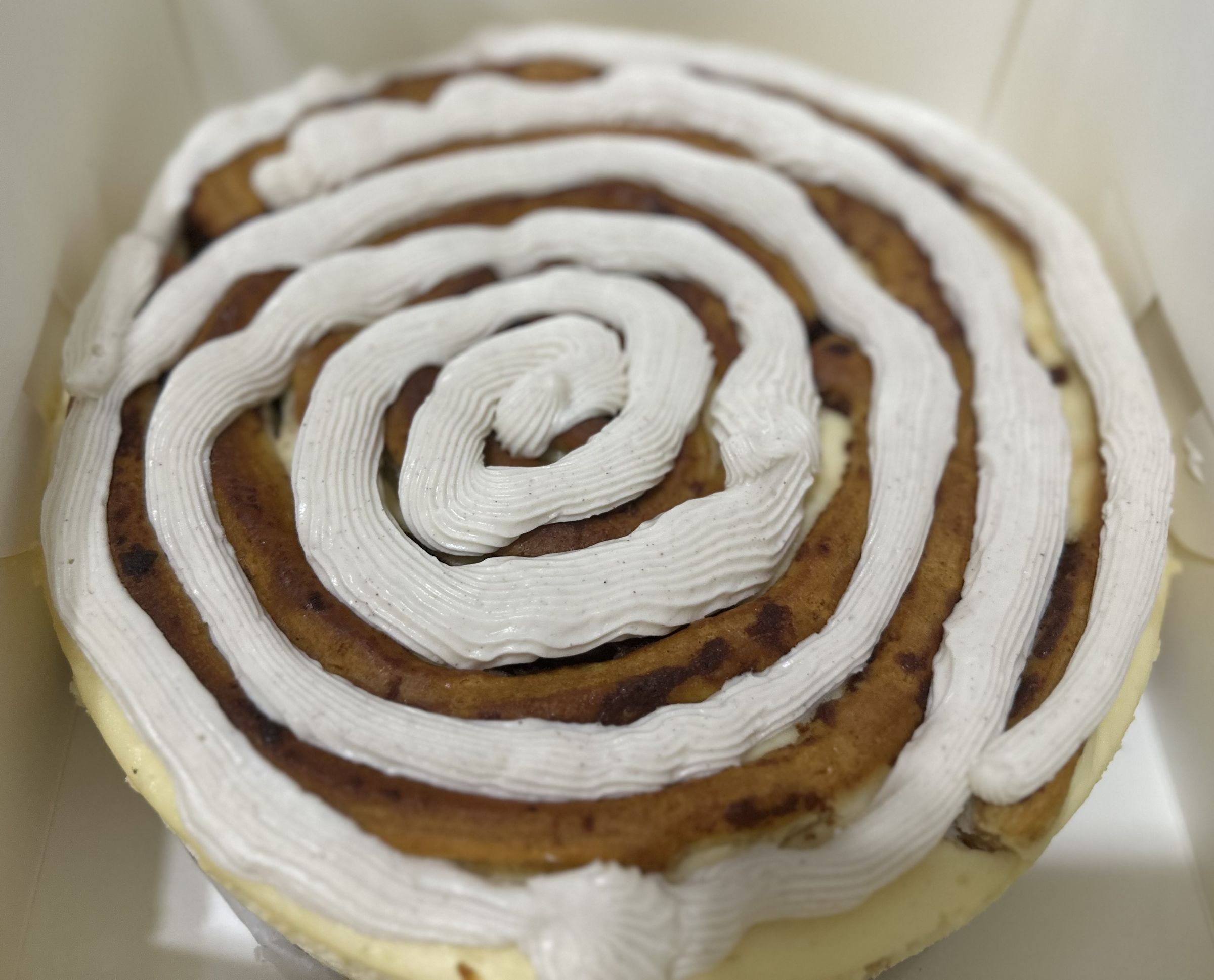 Cinnamon Roll Cheesecake