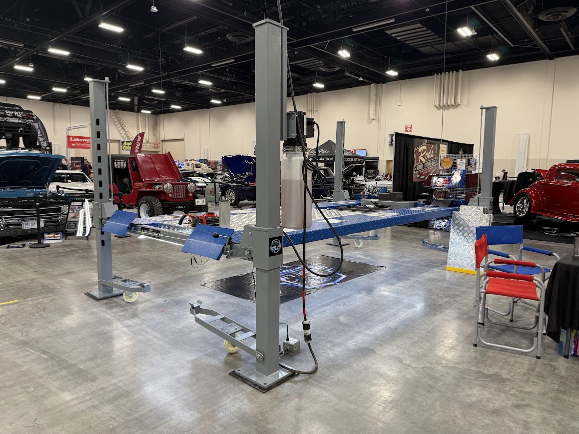 Unique lifts's image