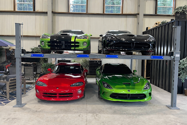 Unique lifts's image