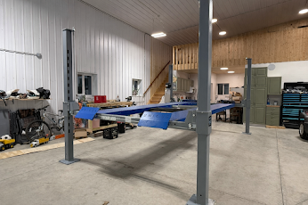 Unique lifts's image