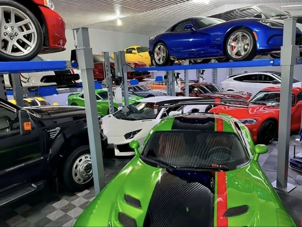 Unique lifts's image