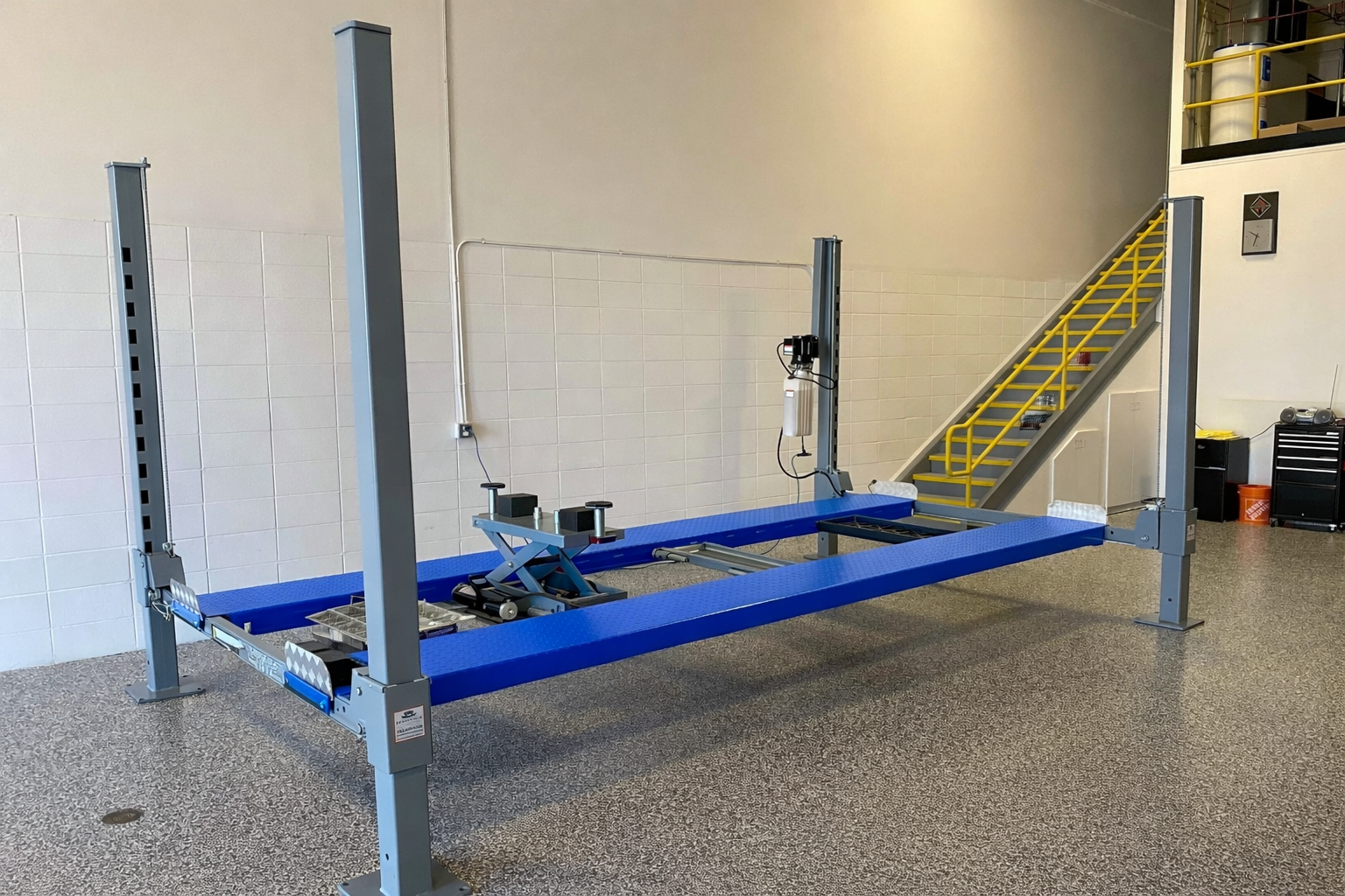 Unique lifts's image