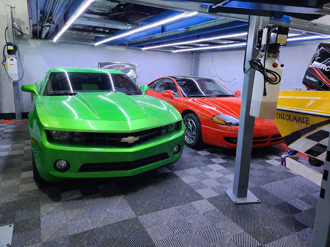 Unique lifts's image