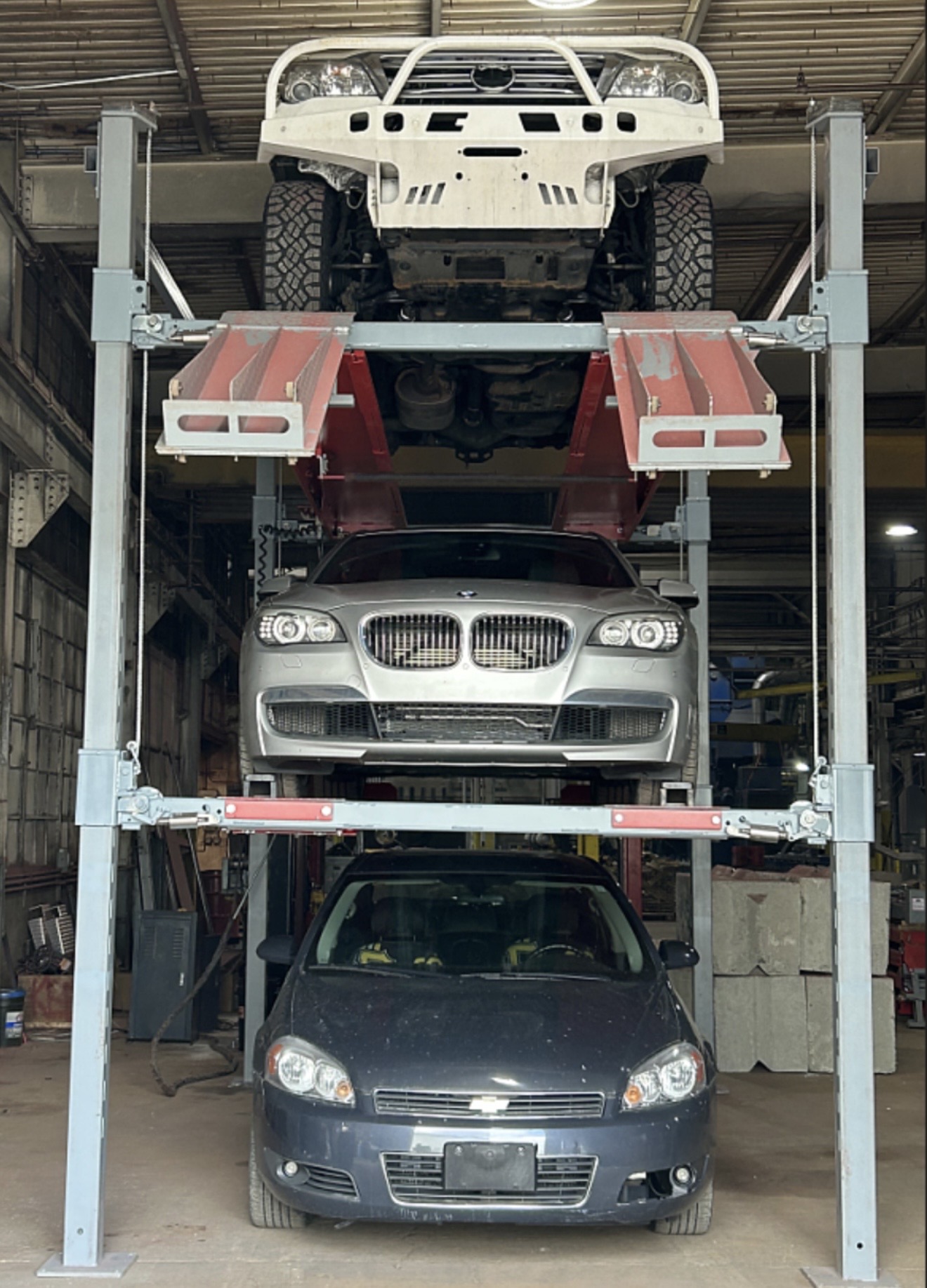 Unique lifts's image