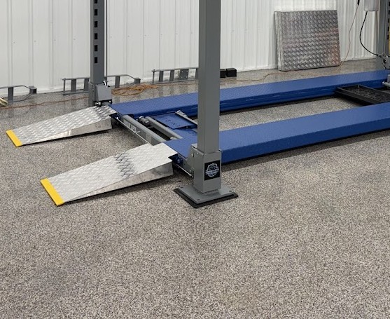 Unique lifts's image