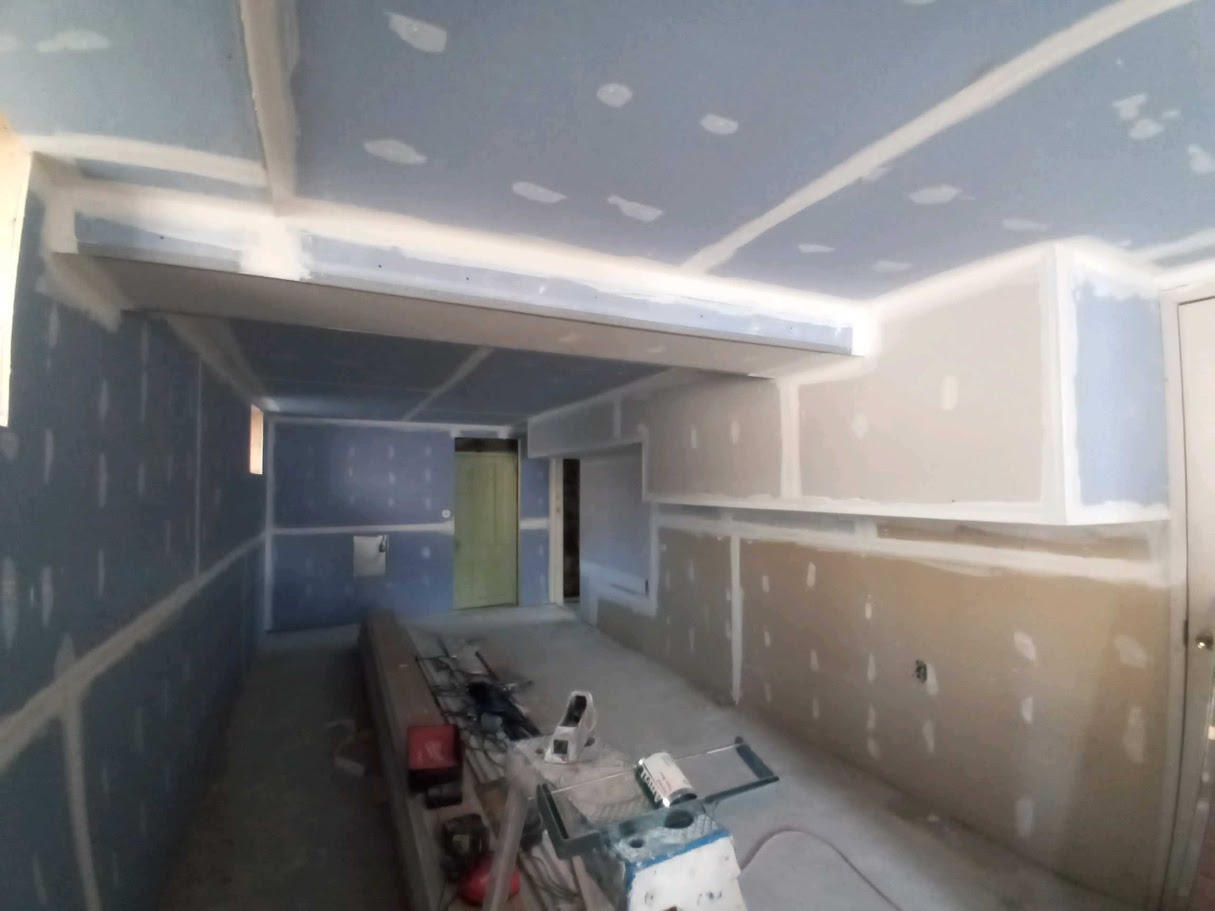 Basement Finish with Soffitting