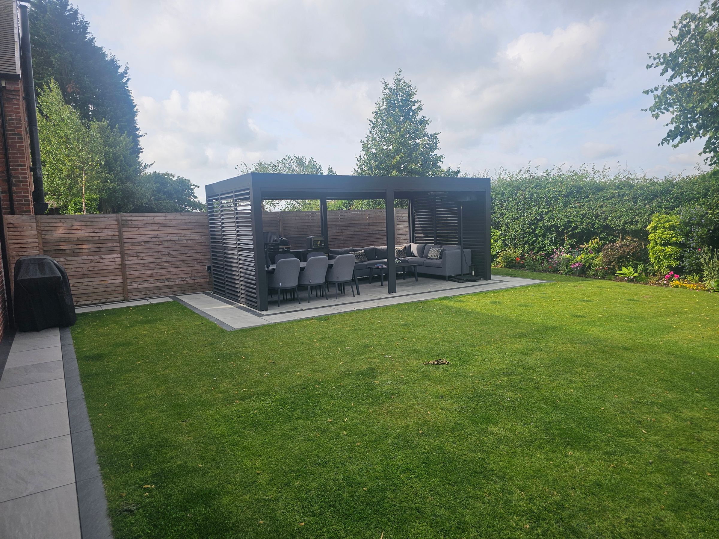 VAIN pergola installs's image