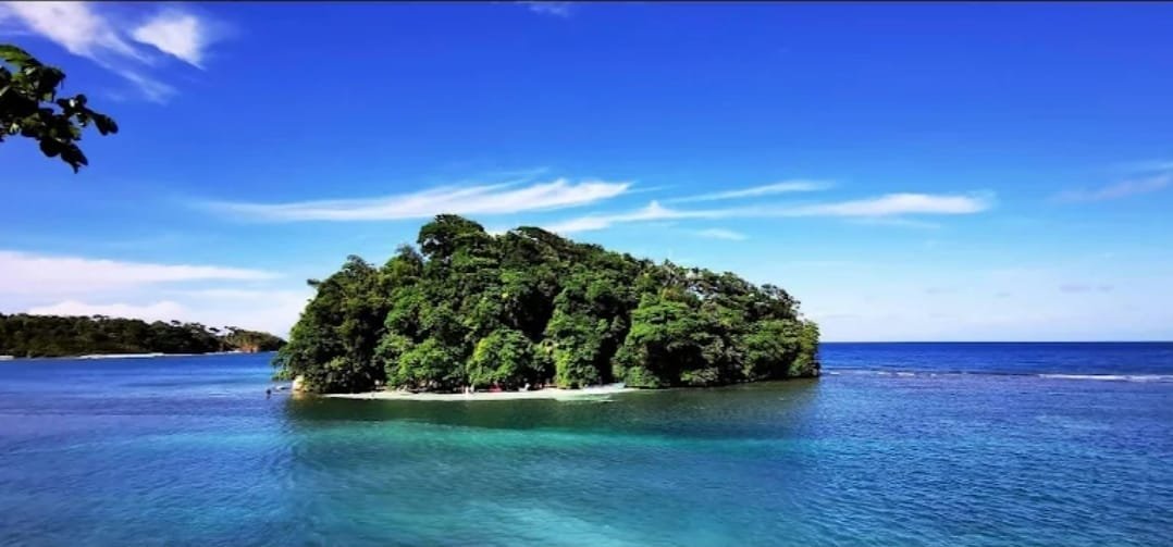 YRUSH LUXE ESCAPE LLC's image