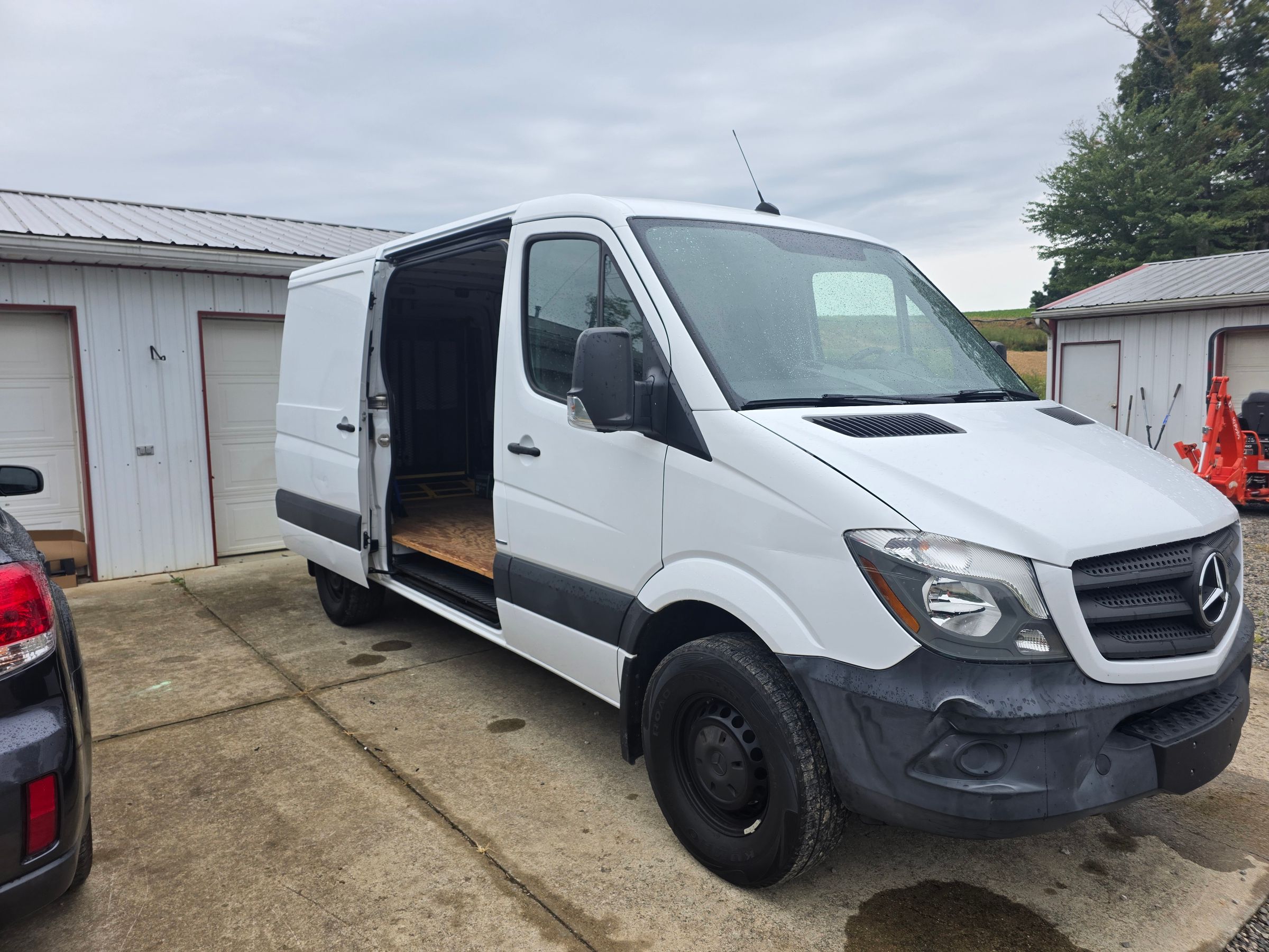 Roadside assistance vehicle 