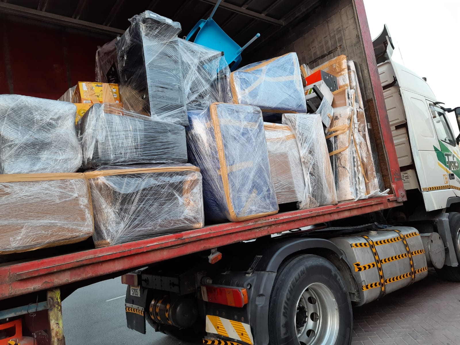 GOODS LOAD