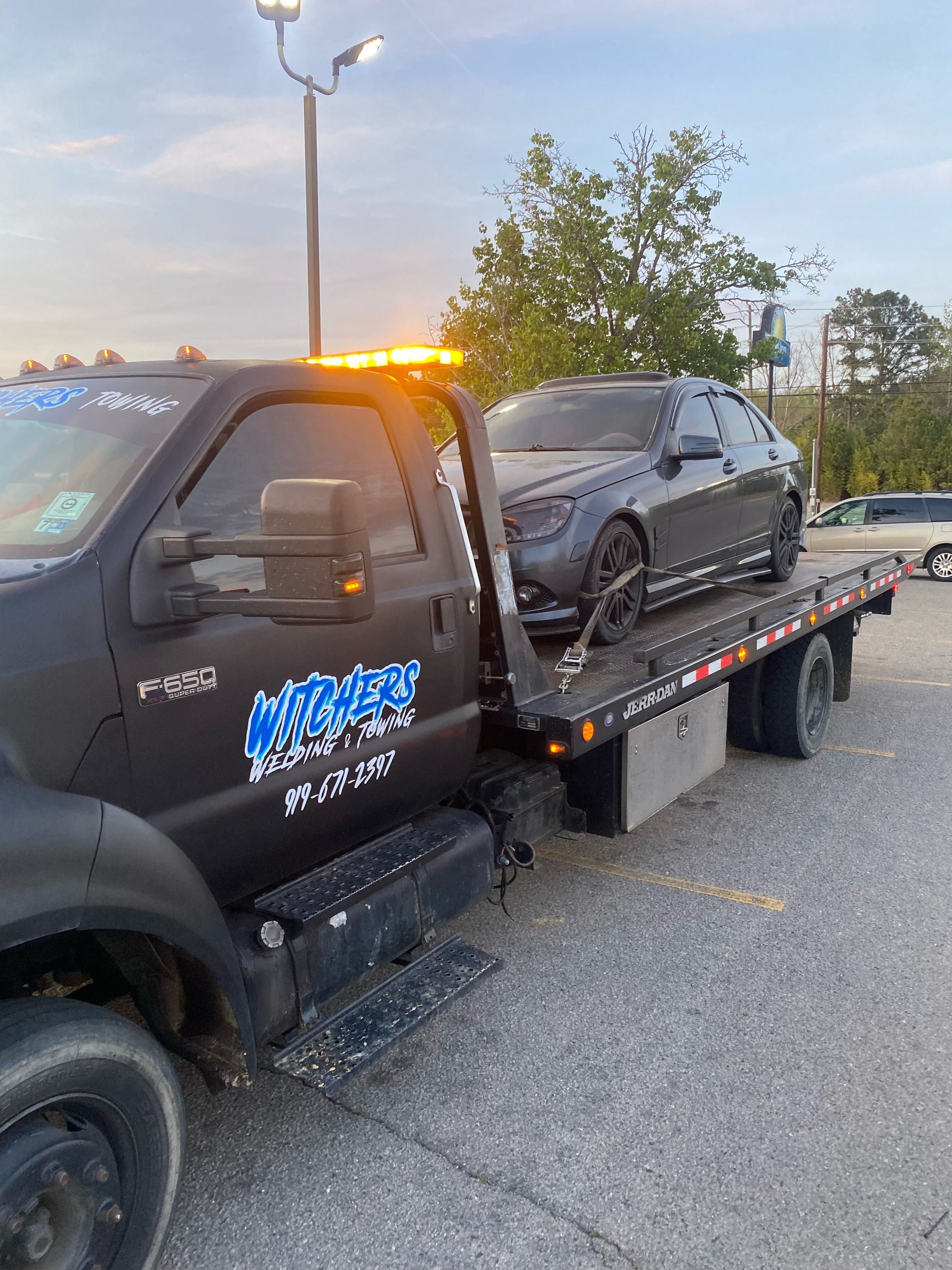 Witchers Towing's image