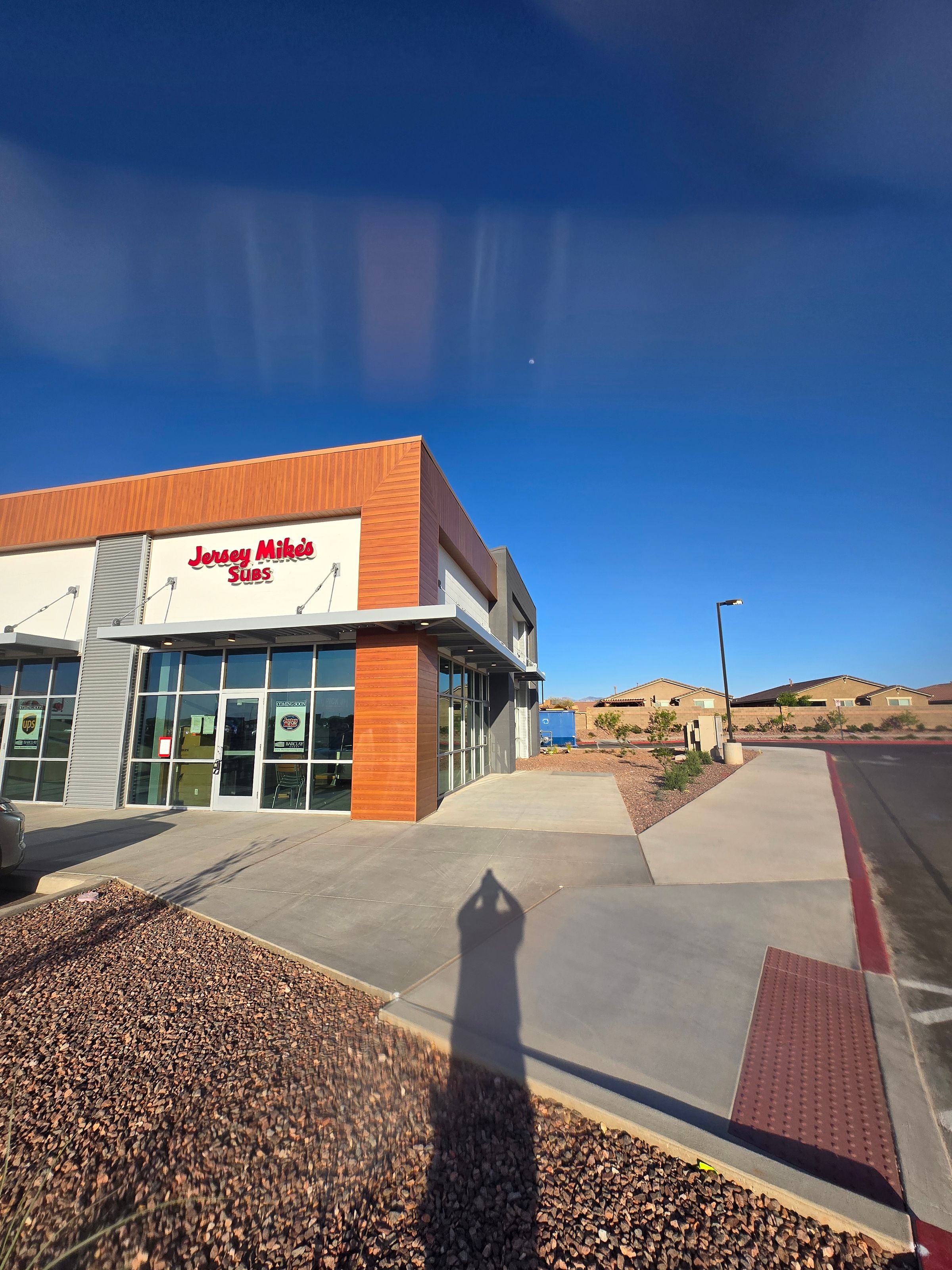 aampedupelectric.com's image