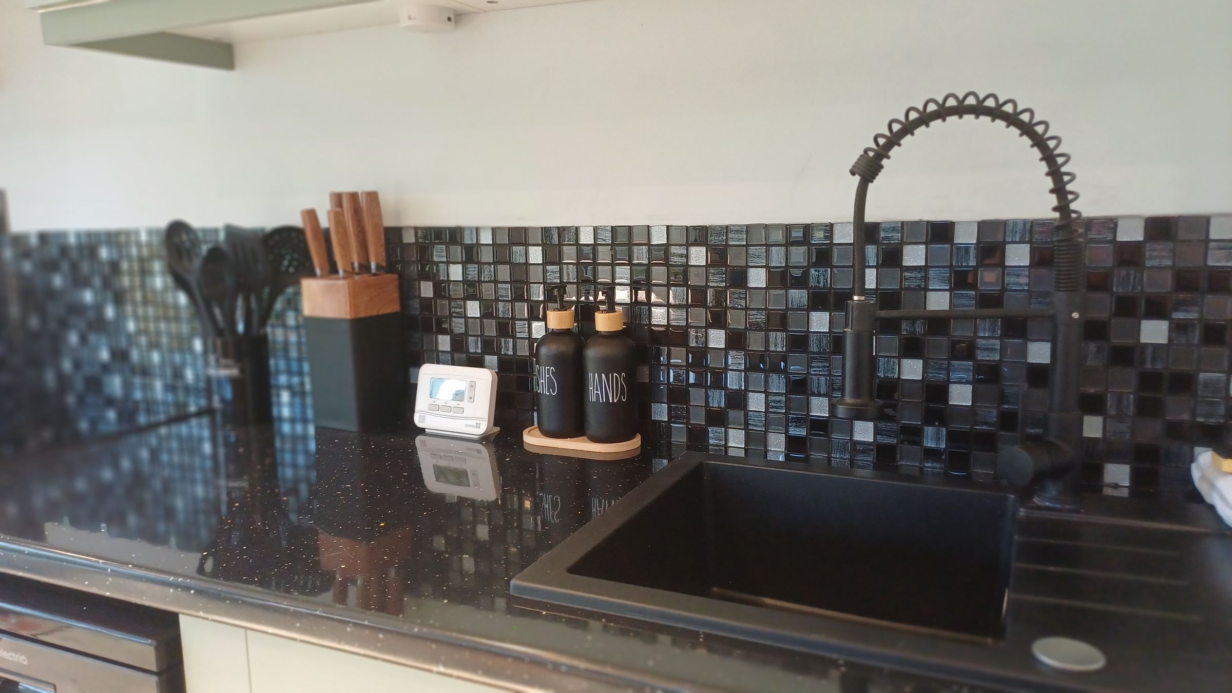 Foxes Folly Cabin's image