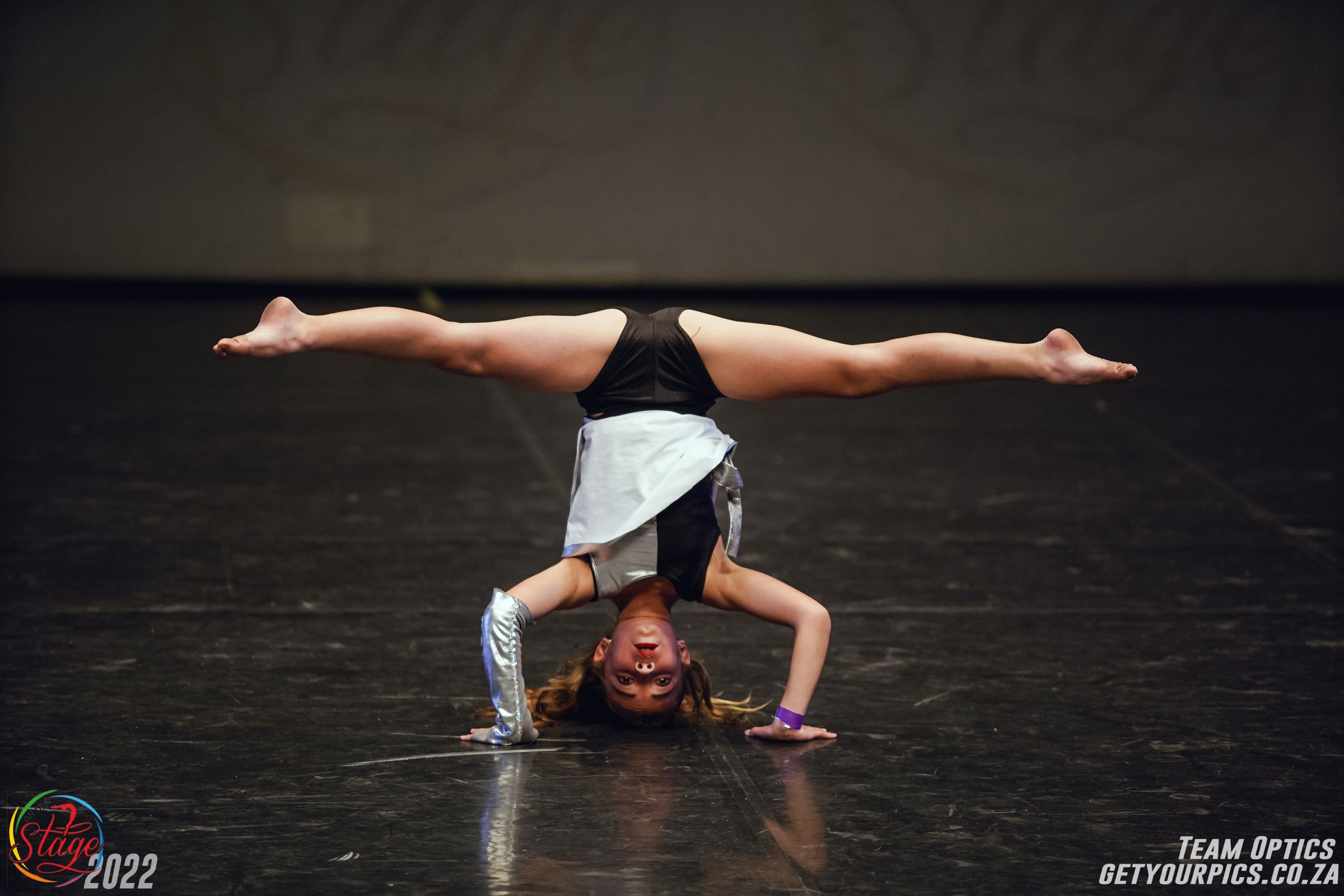Laurie Active's image