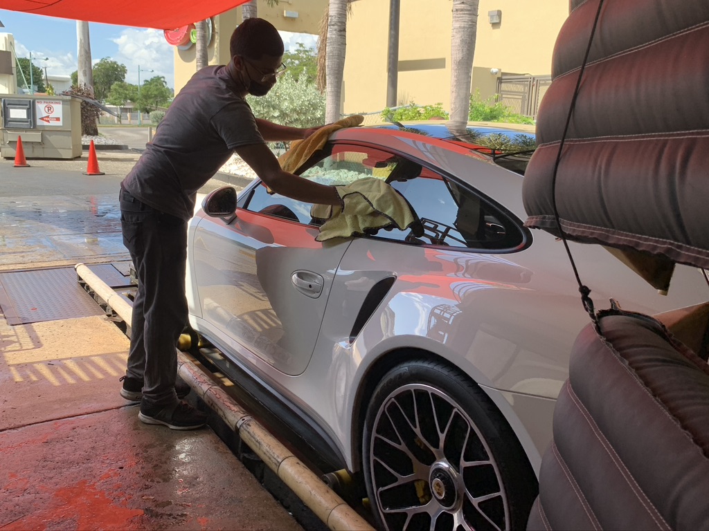 Meca Car Wash & Service Center's image