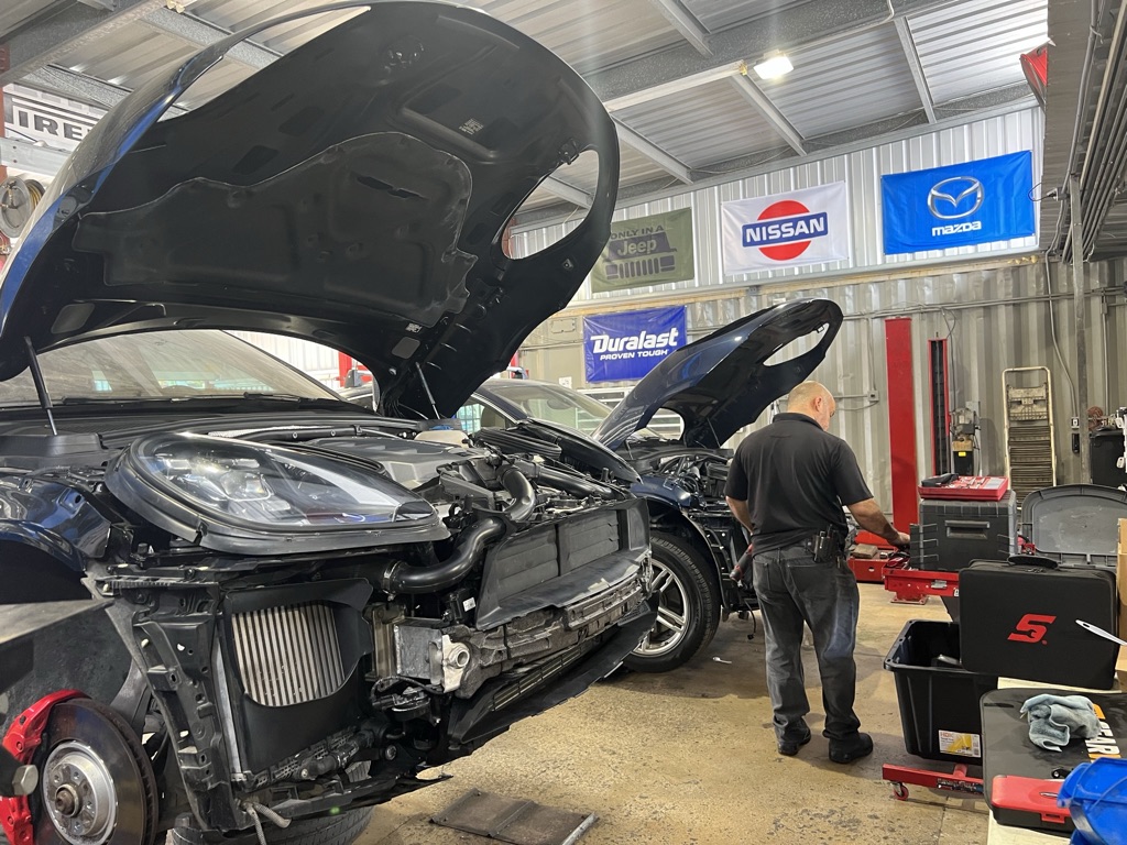 Meca Car Wash & Service Center's image