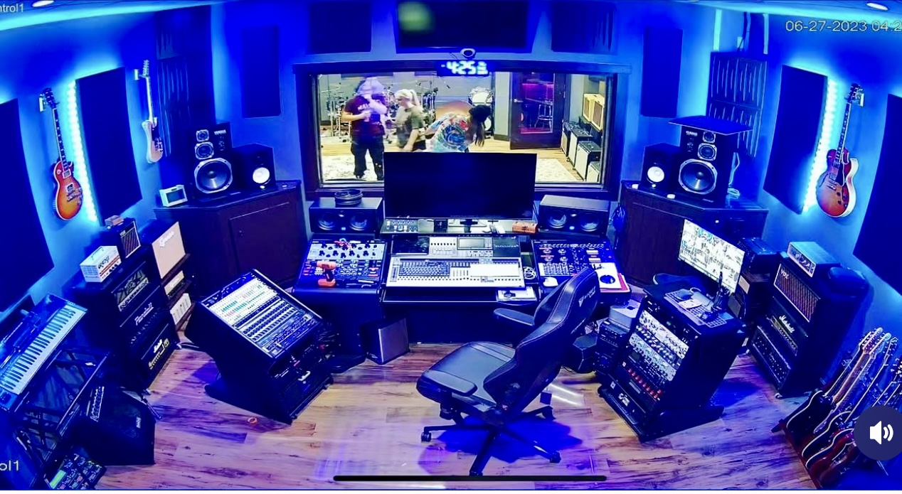 Carlos Capdevila drumming excellence since 1980's image